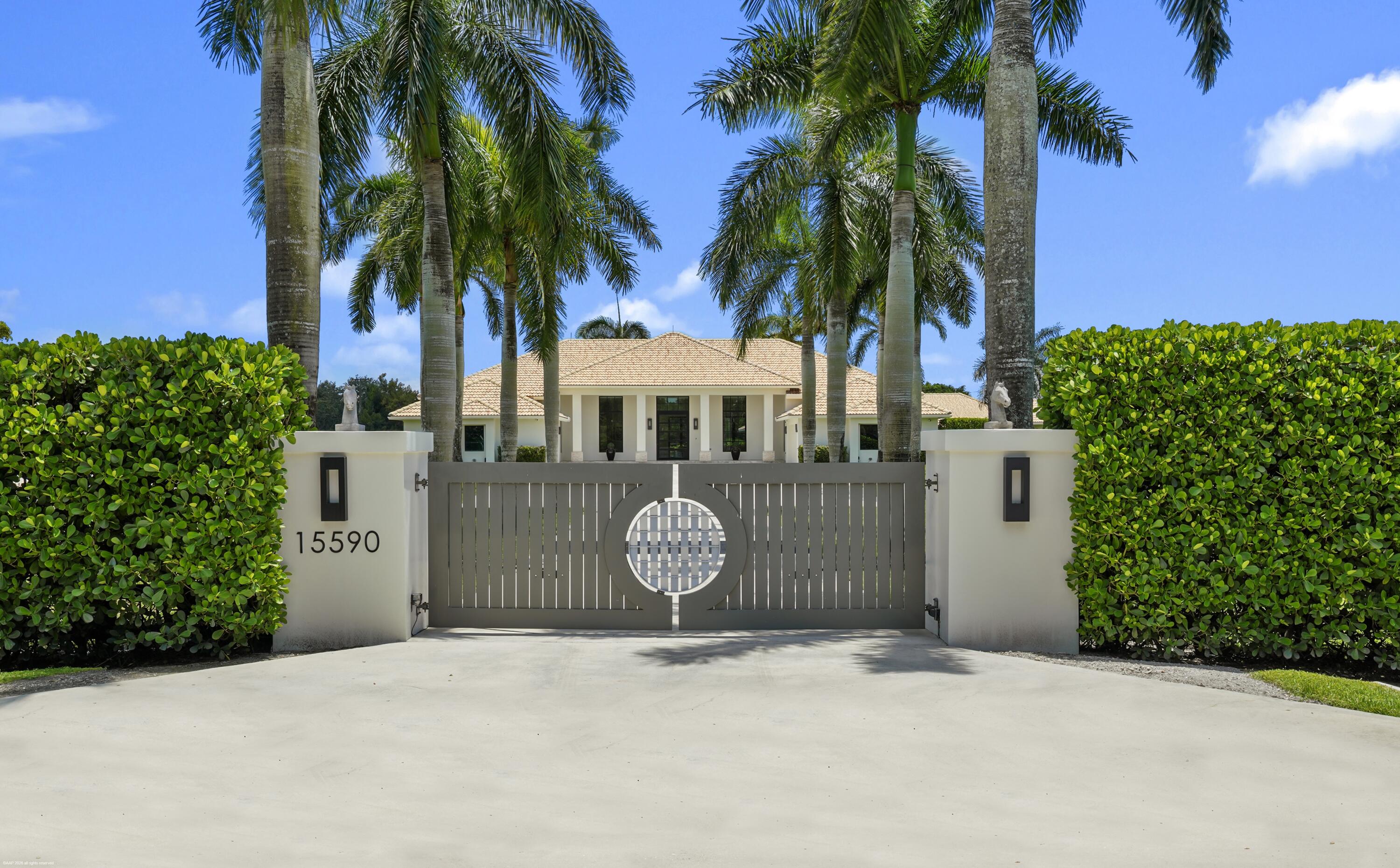 PALM BEACH POINT - Residential