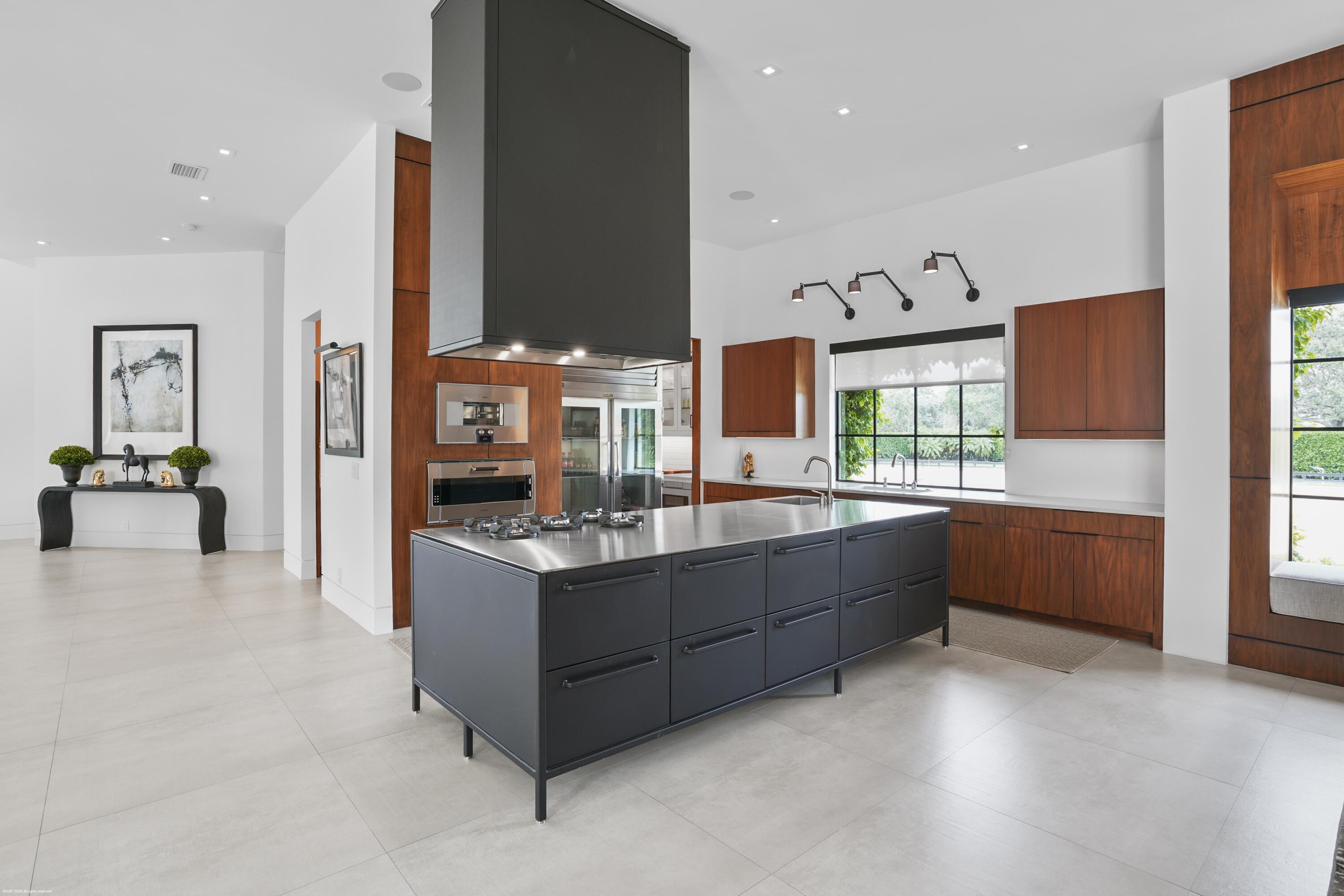 PALM BEACH POINT - Residential