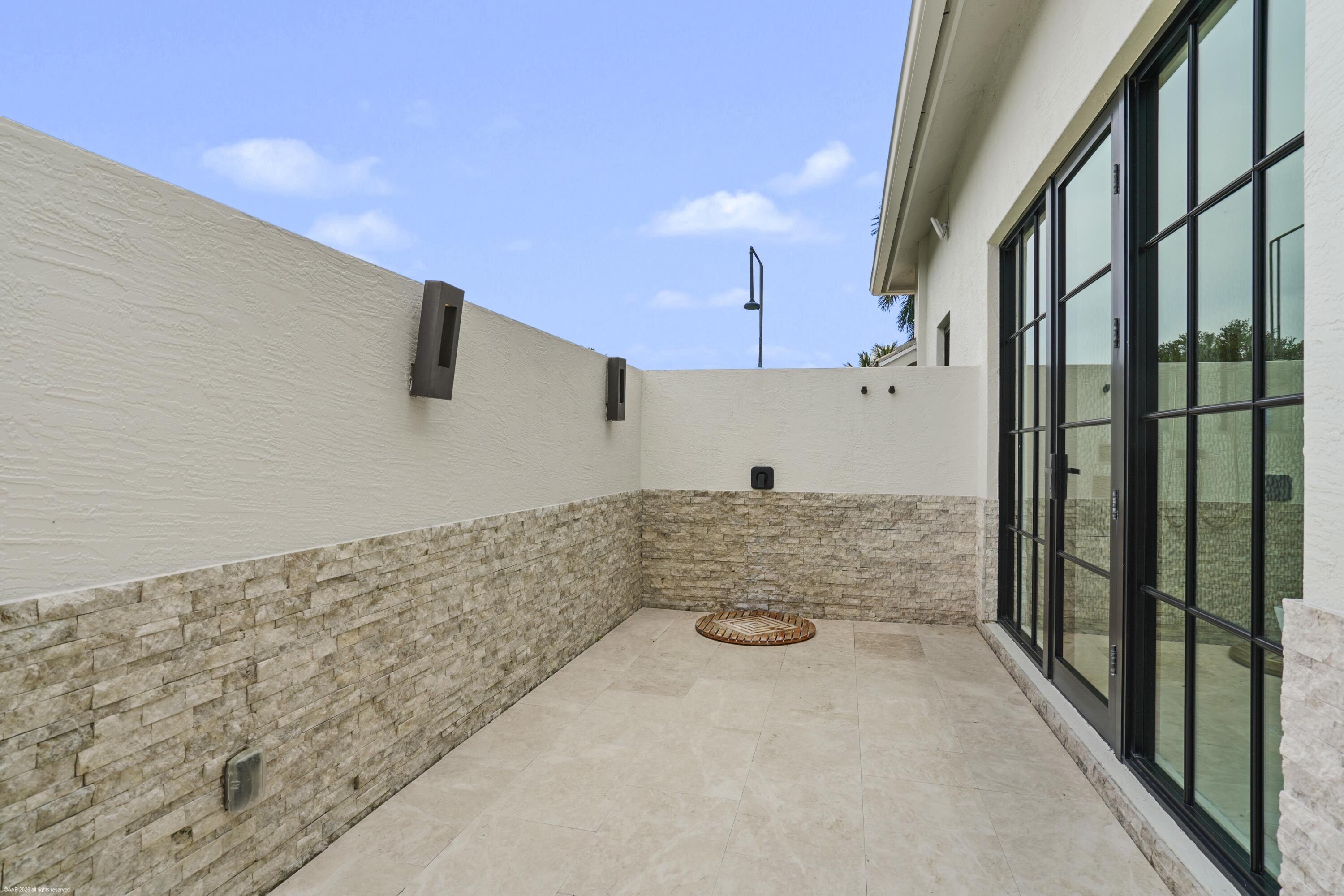 PALM BEACH POINT - Residential