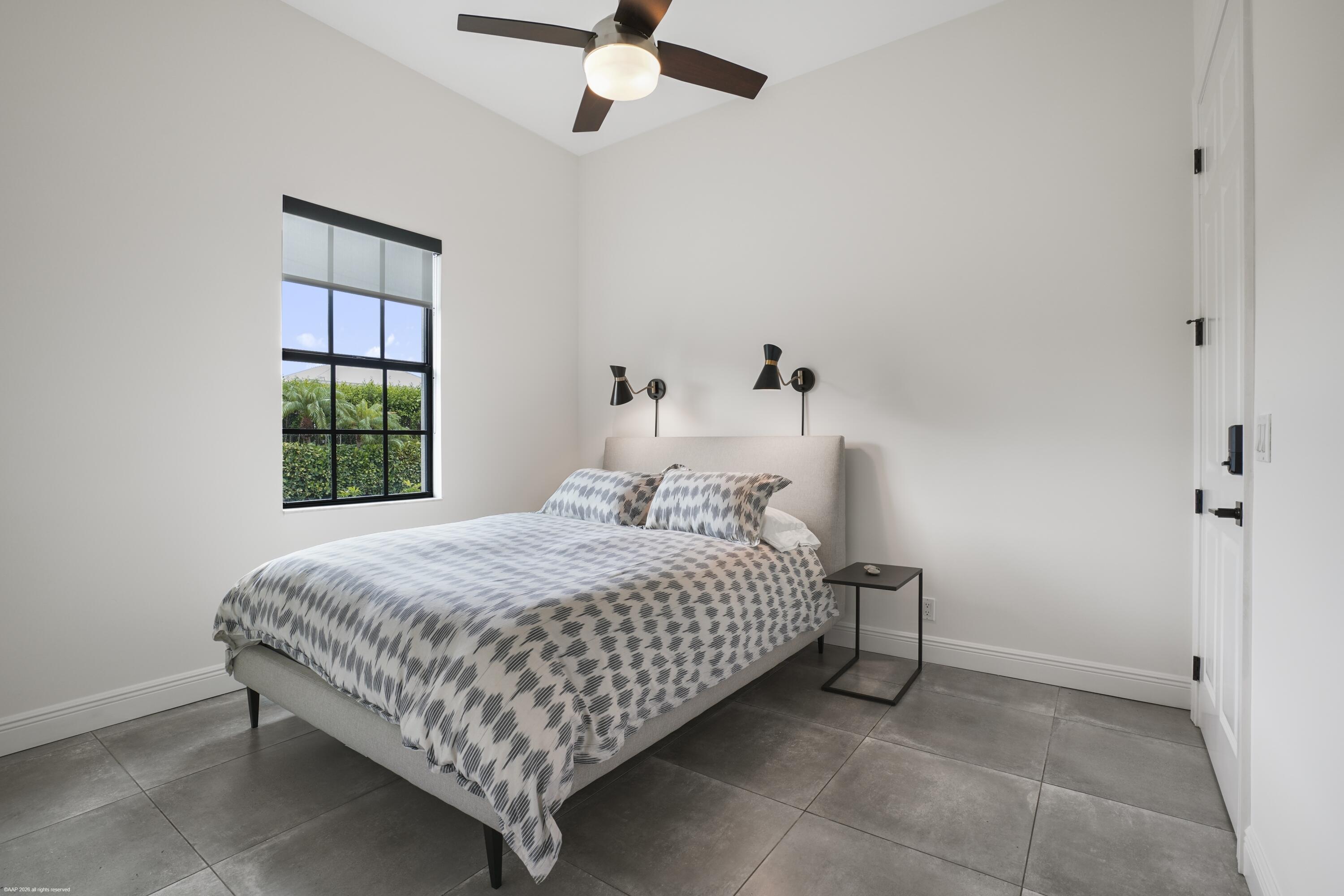 PALM BEACH POINT - Residential