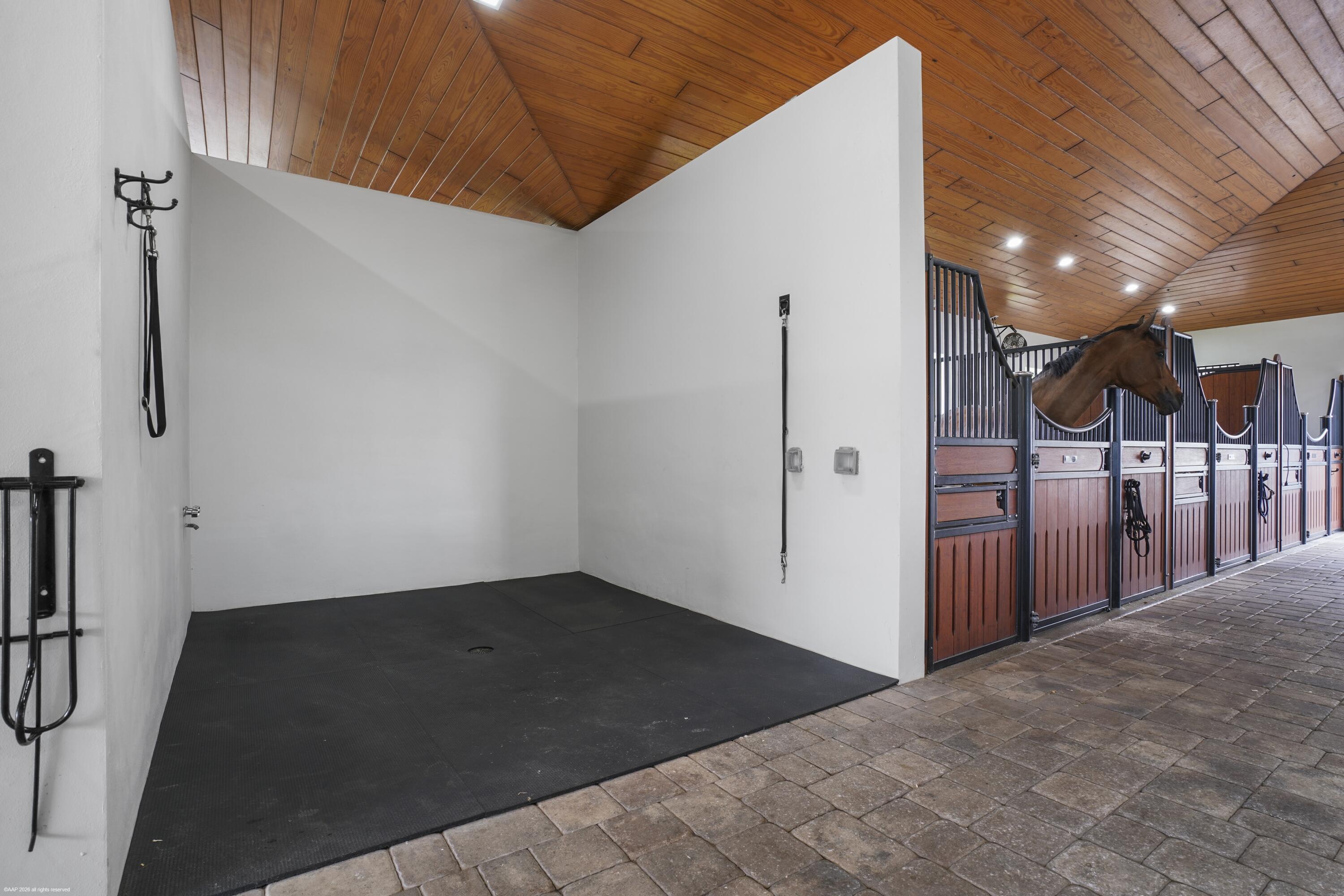PALM BEACH POINT - Residential