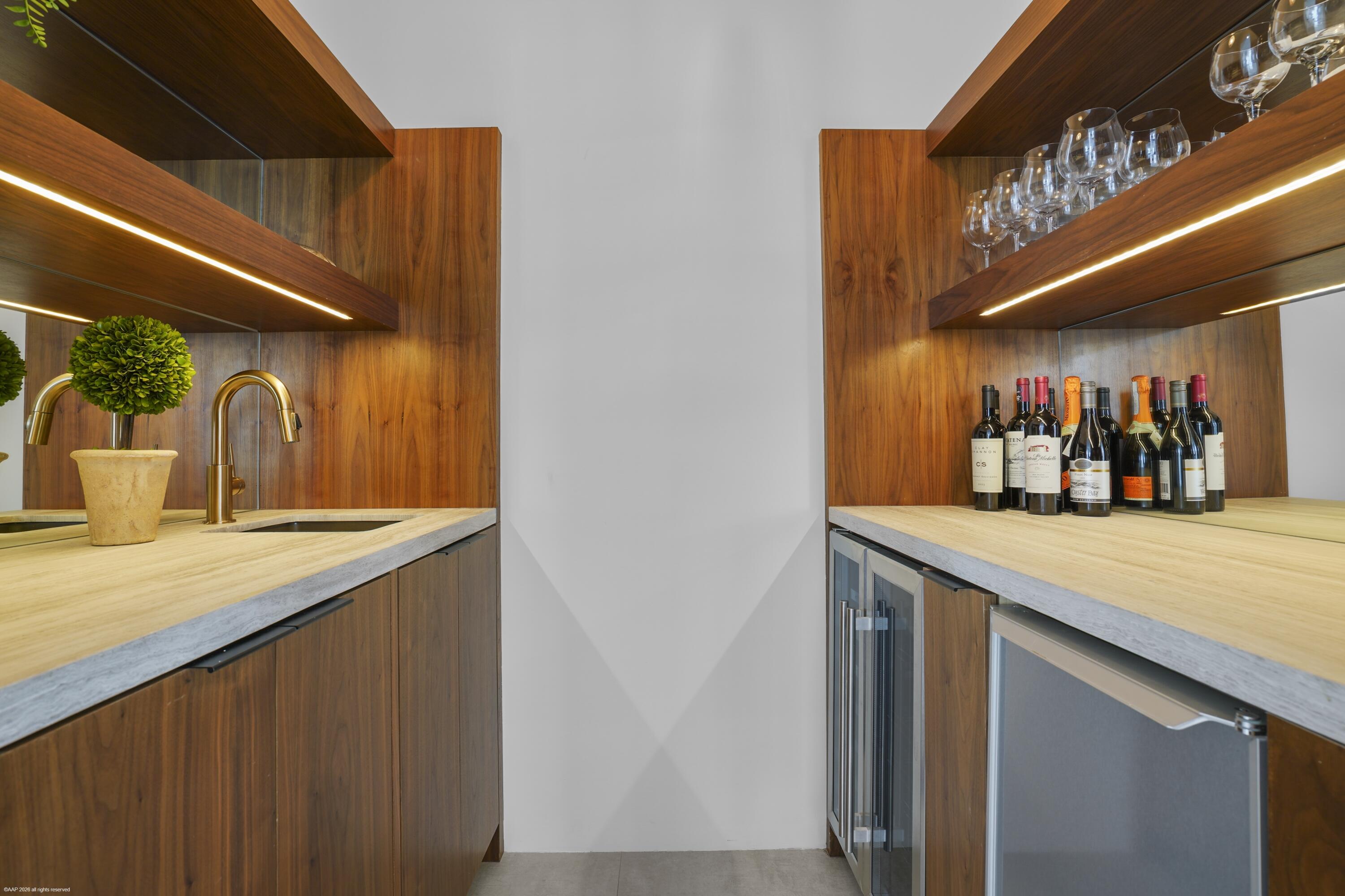 PALM BEACH POINT - Residential