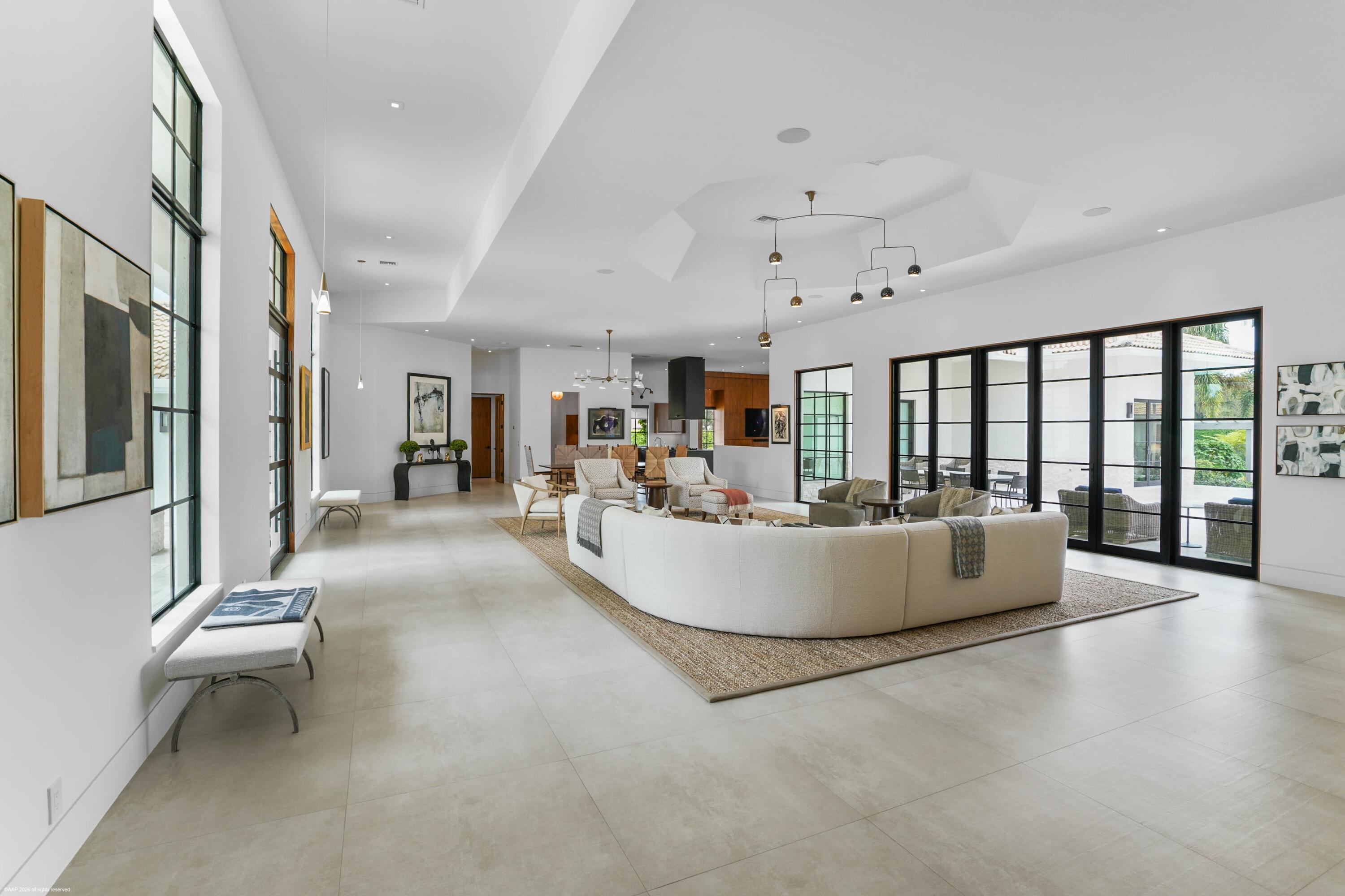 PALM BEACH POINT - Residential