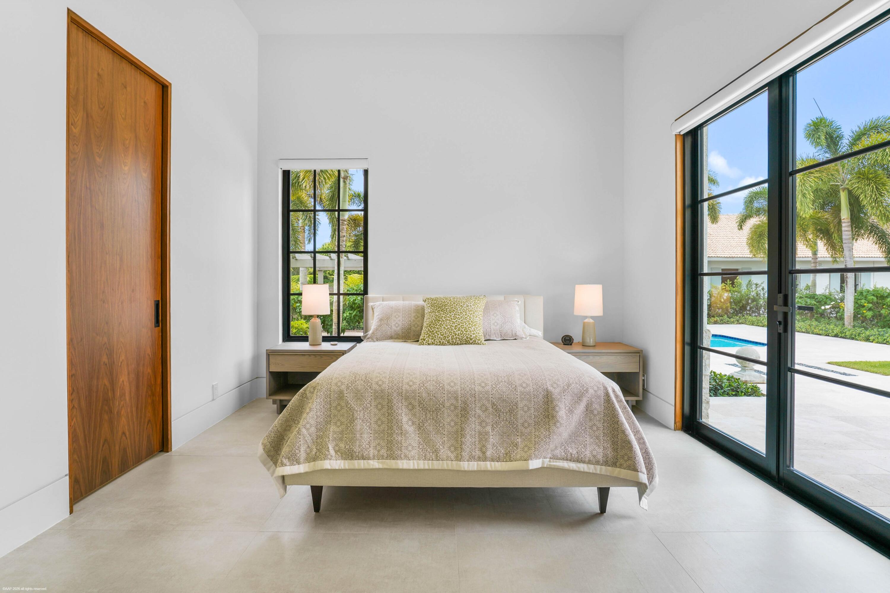 PALM BEACH POINT - Residential