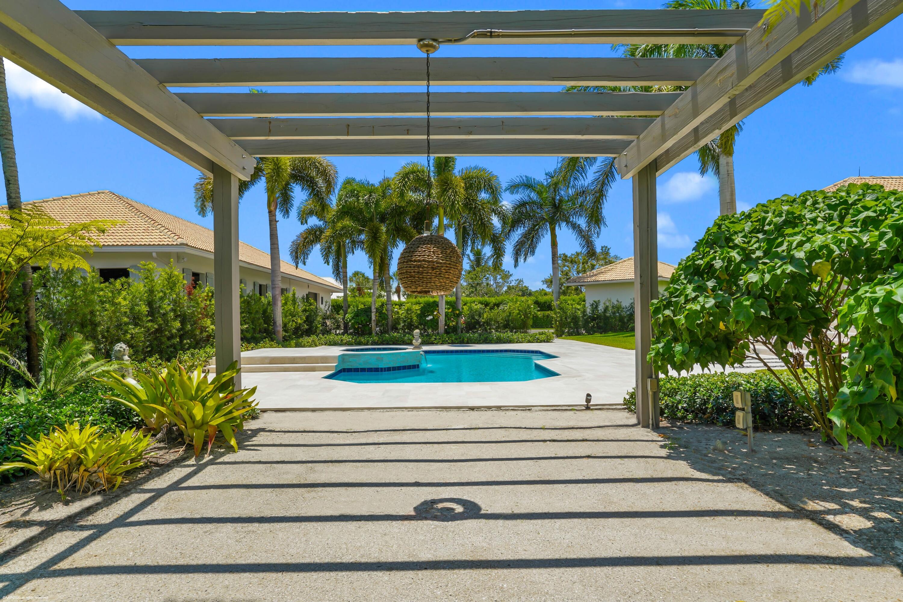 PALM BEACH POINT - Residential