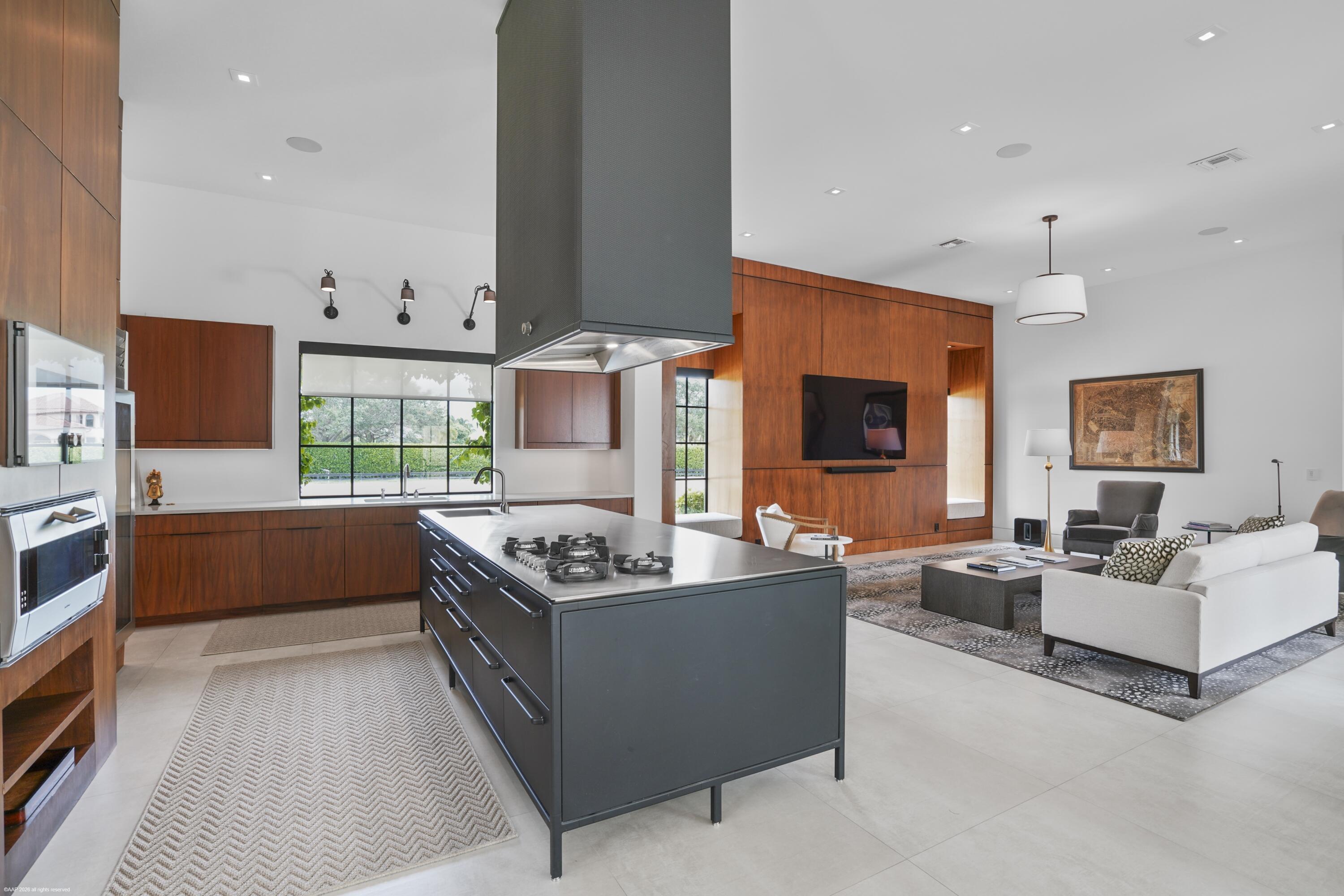 PALM BEACH POINT - Residential
