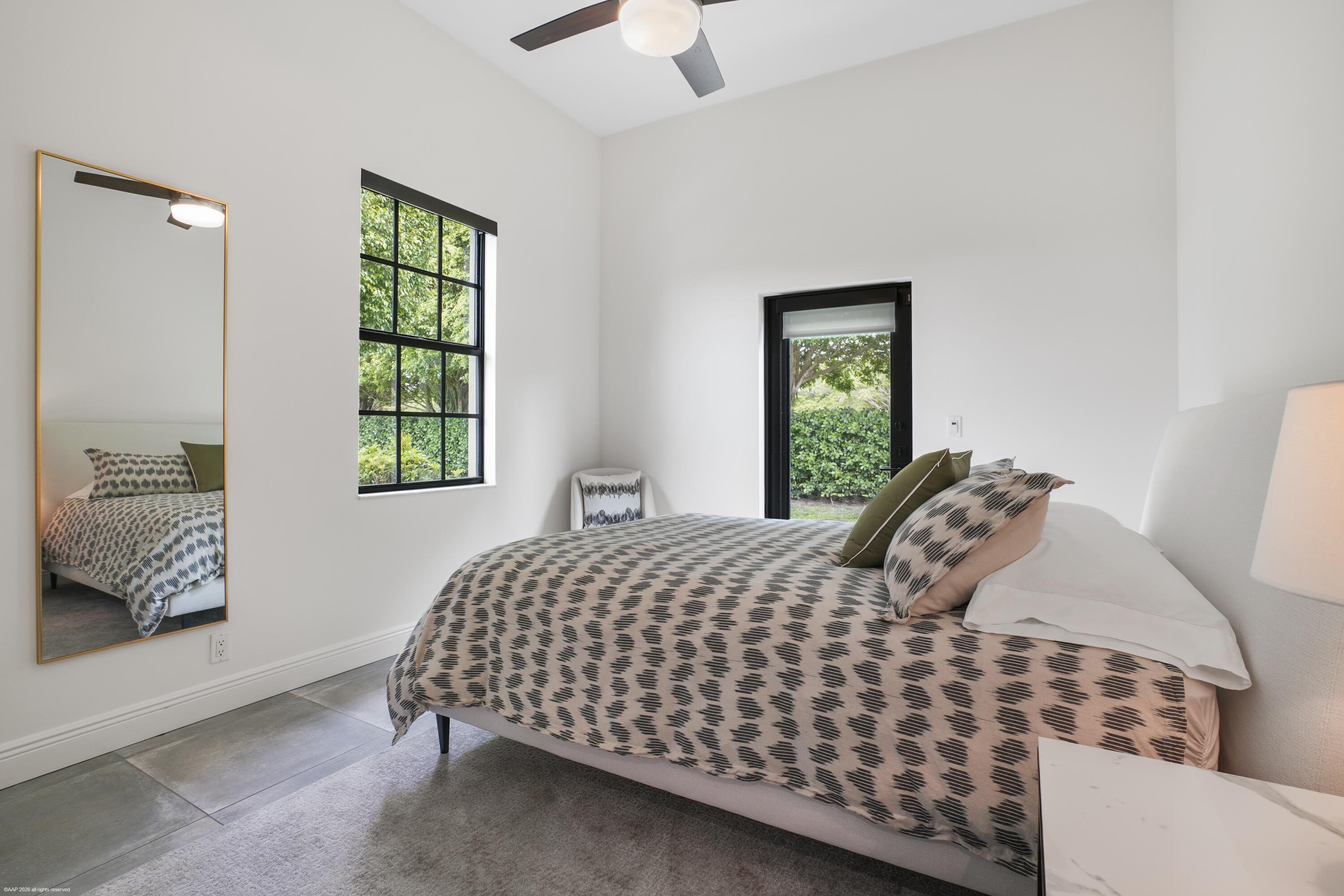 PALM BEACH POINT - Residential