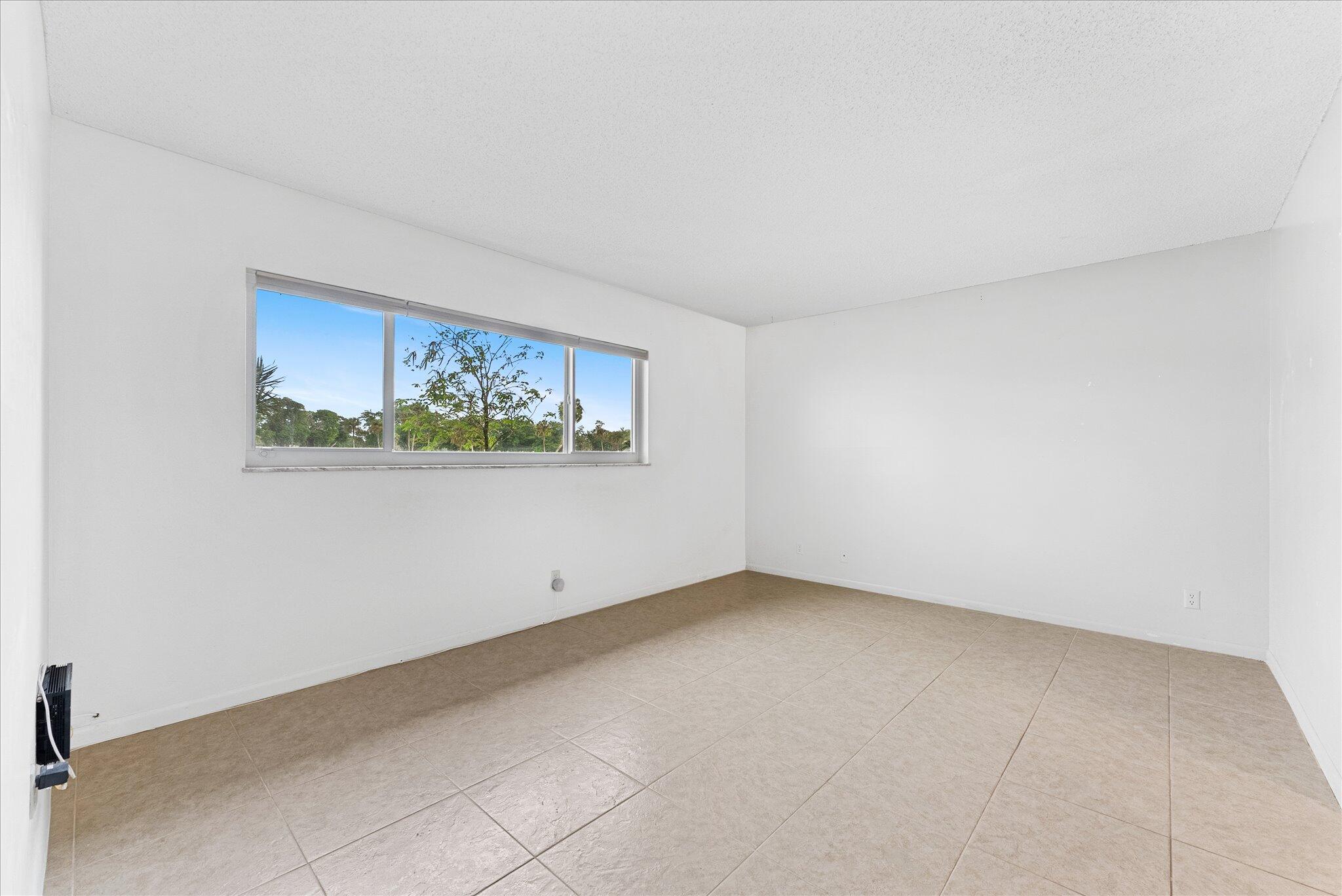 ORIOLE GOLF & TENNIS CLUB CONDO - Residential