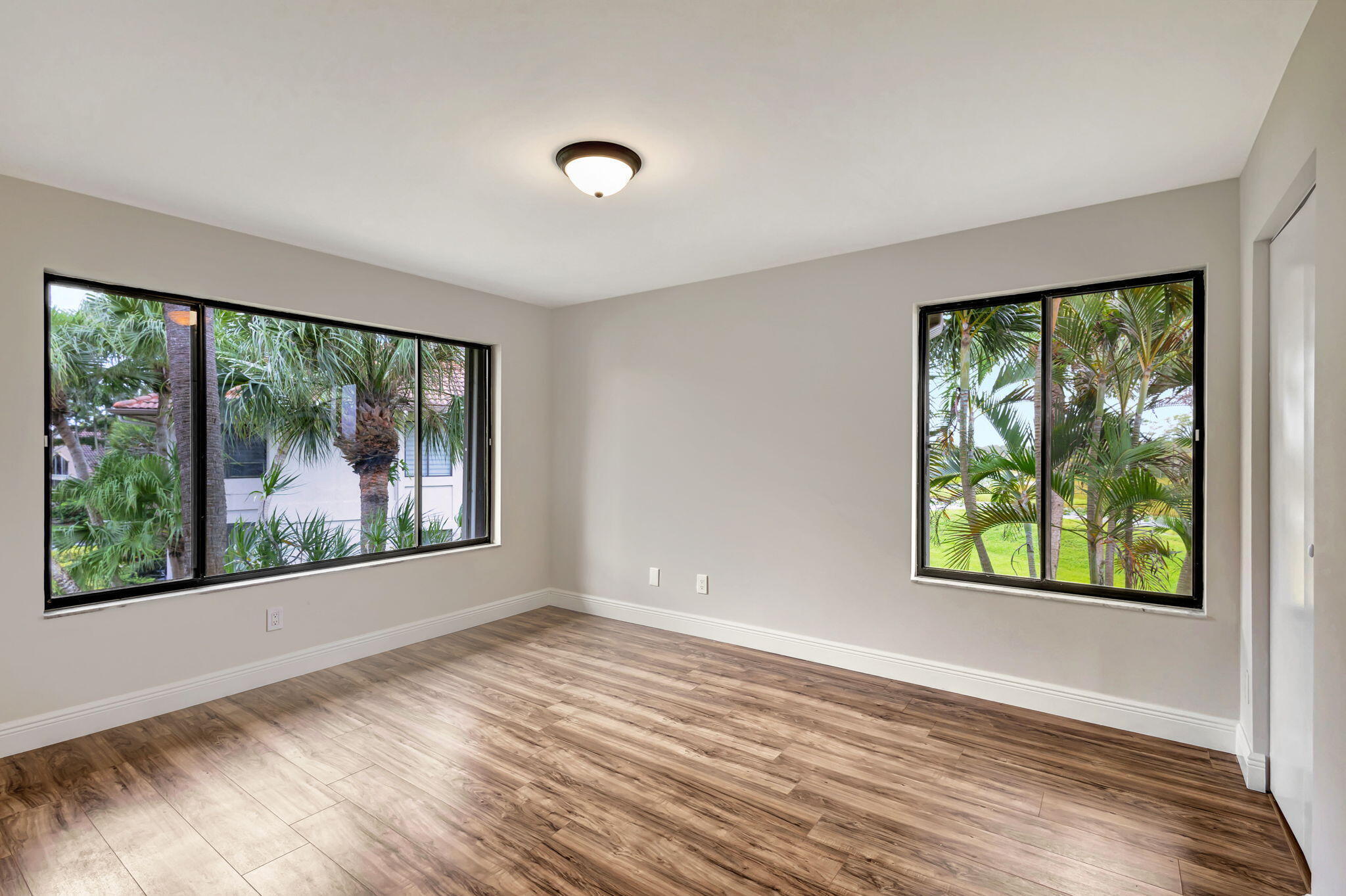 DUNBAR WOODS CONDO I II AND III IN OR4410P782, - Residential
