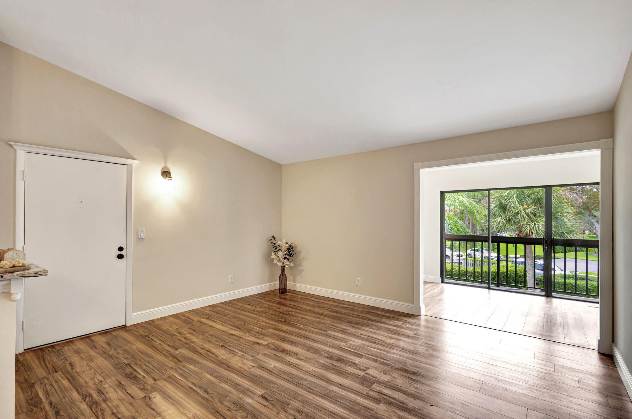 DUNBAR WOODS CONDO I II AND III IN OR4410P782, - Residential