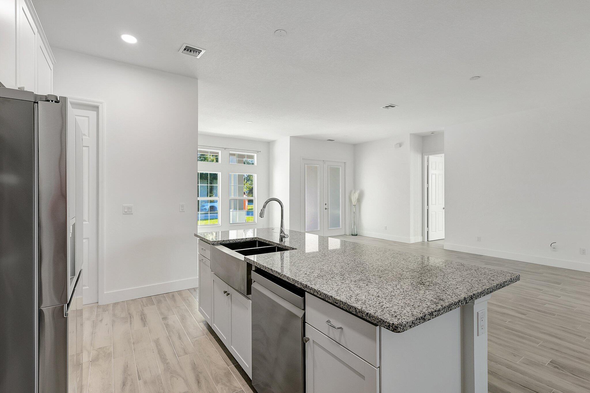 PORT ST LUCIE SECTION 19 - Residential Lease