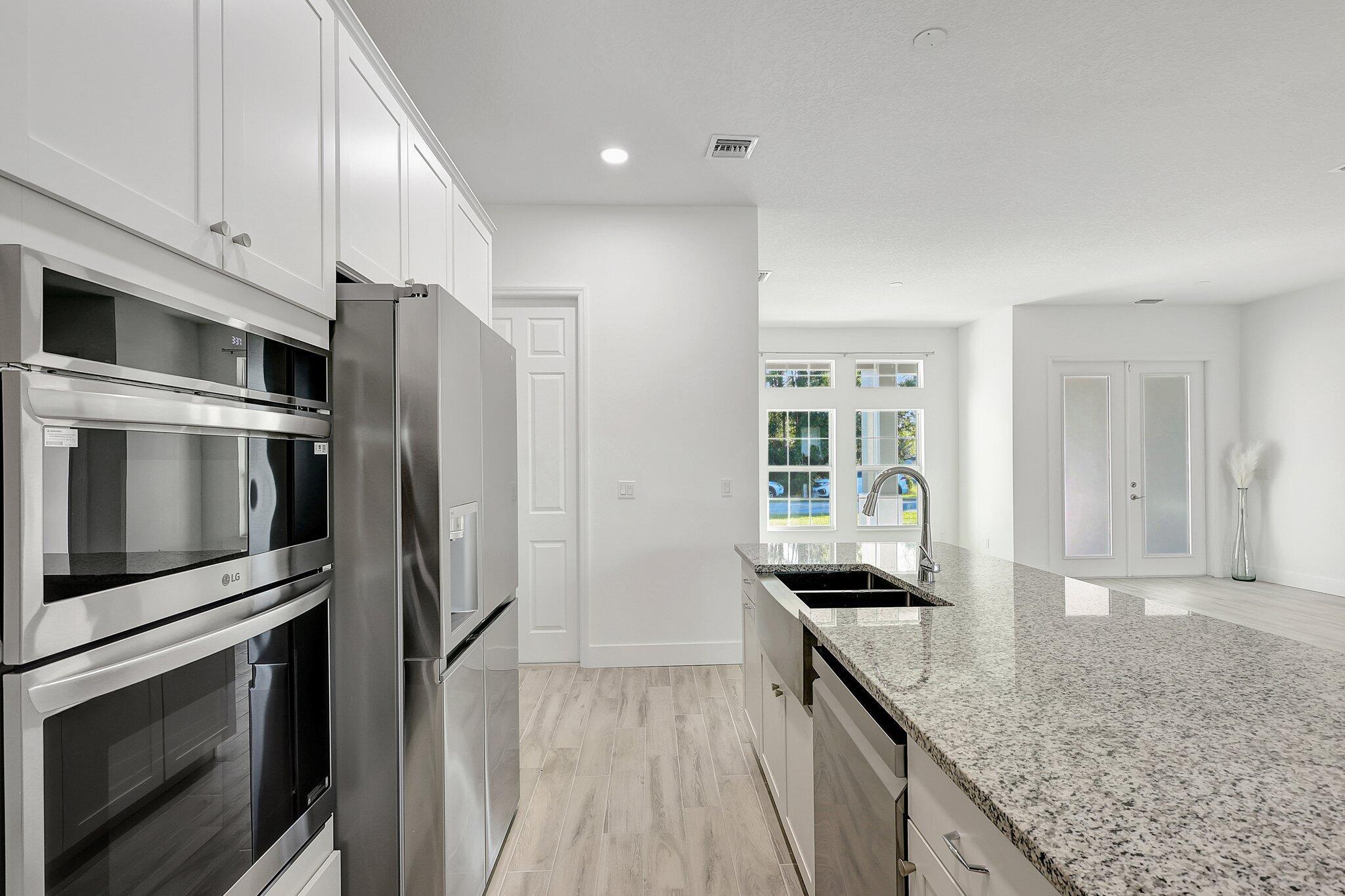 PORT ST LUCIE SECTION 19 - Residential Lease