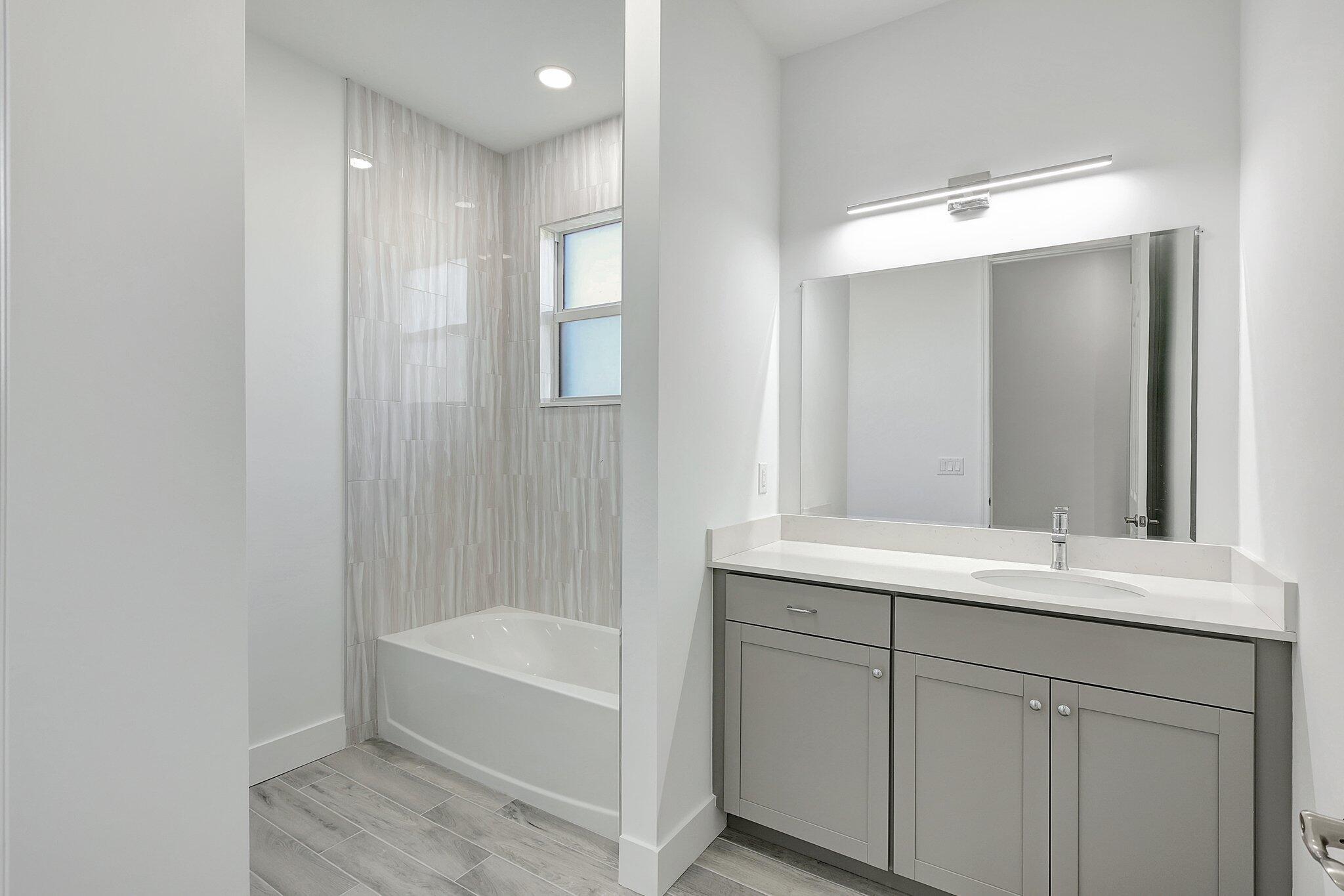 PORT ST LUCIE SECTION 19 - Residential Lease