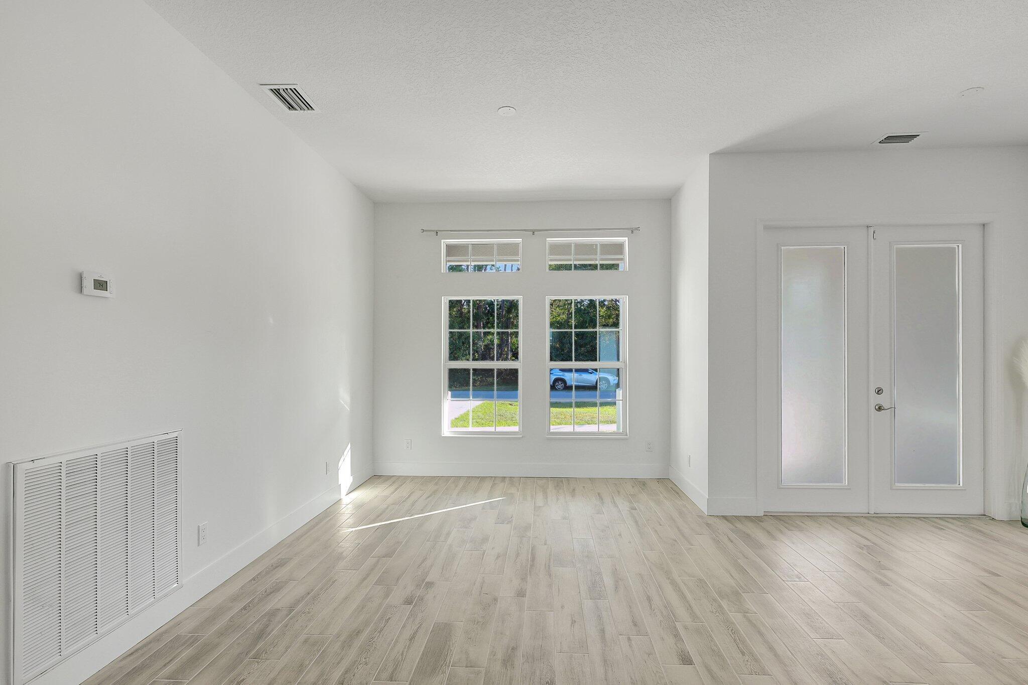 PORT ST LUCIE SECTION 19 - Residential Lease