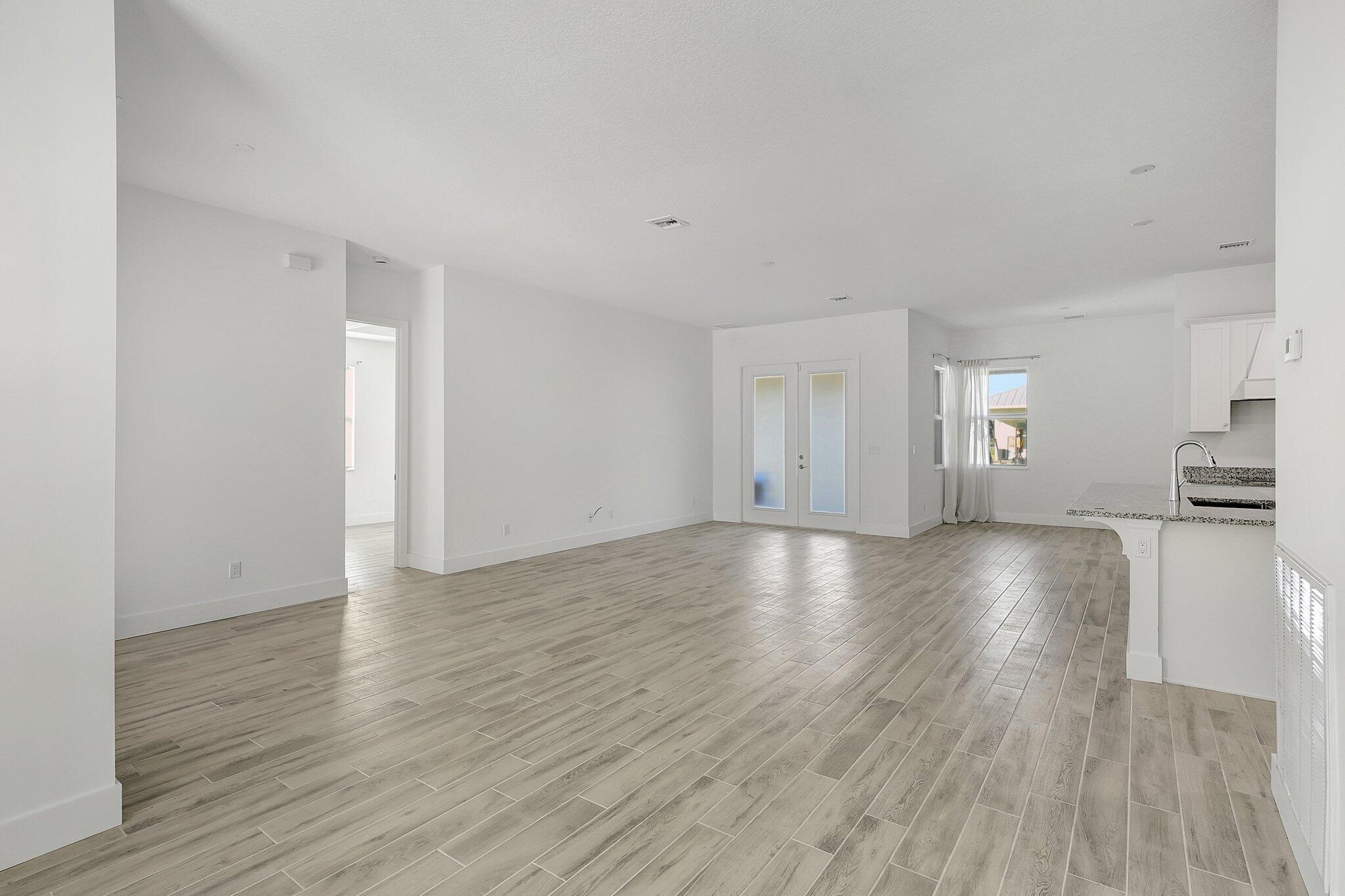 PORT ST LUCIE SECTION 19 - Residential Lease