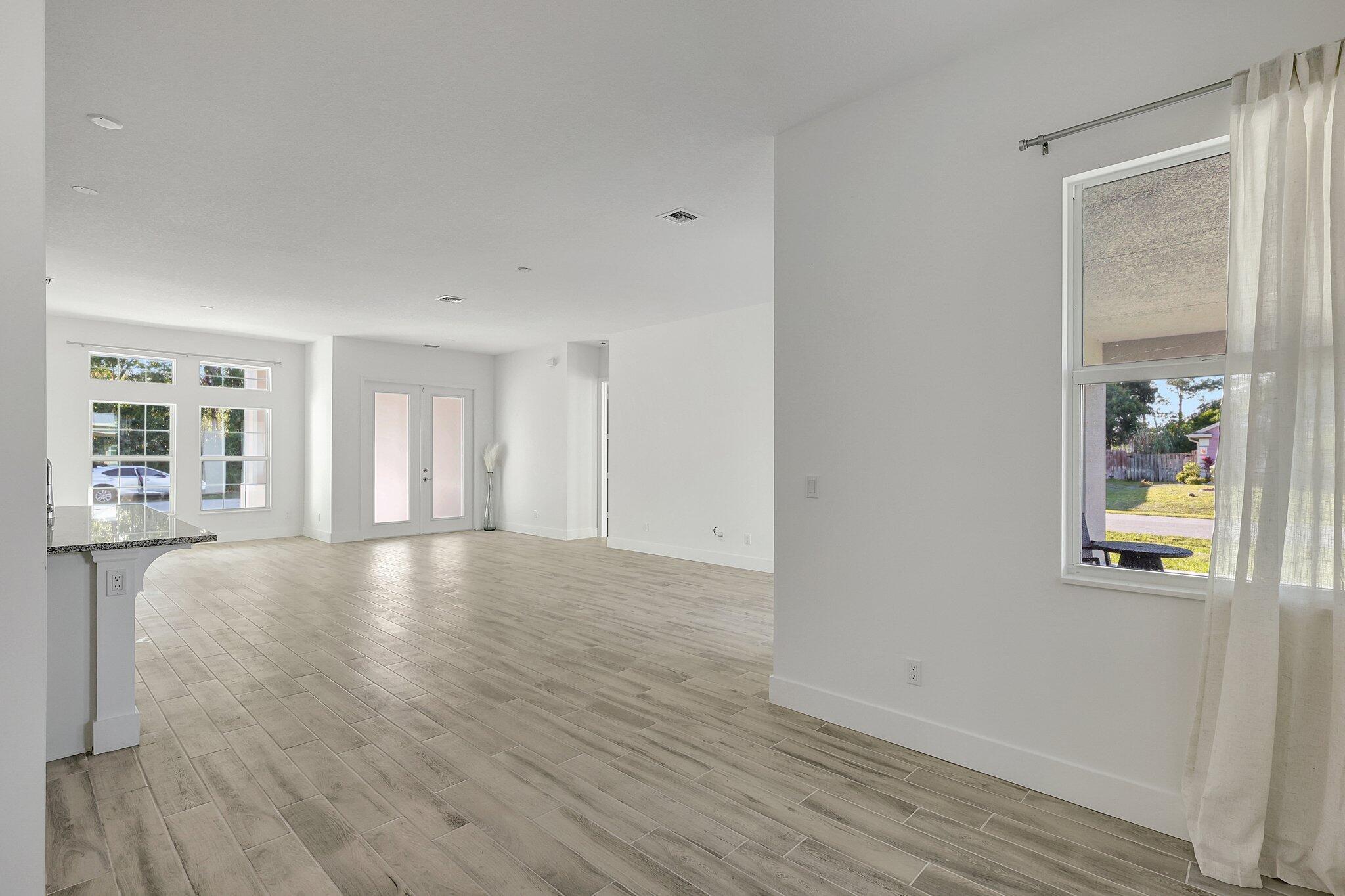 PORT ST LUCIE SECTION 19 - Residential Lease