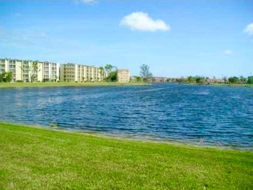LAKESHORE AT UNIVERSITY - Residential
