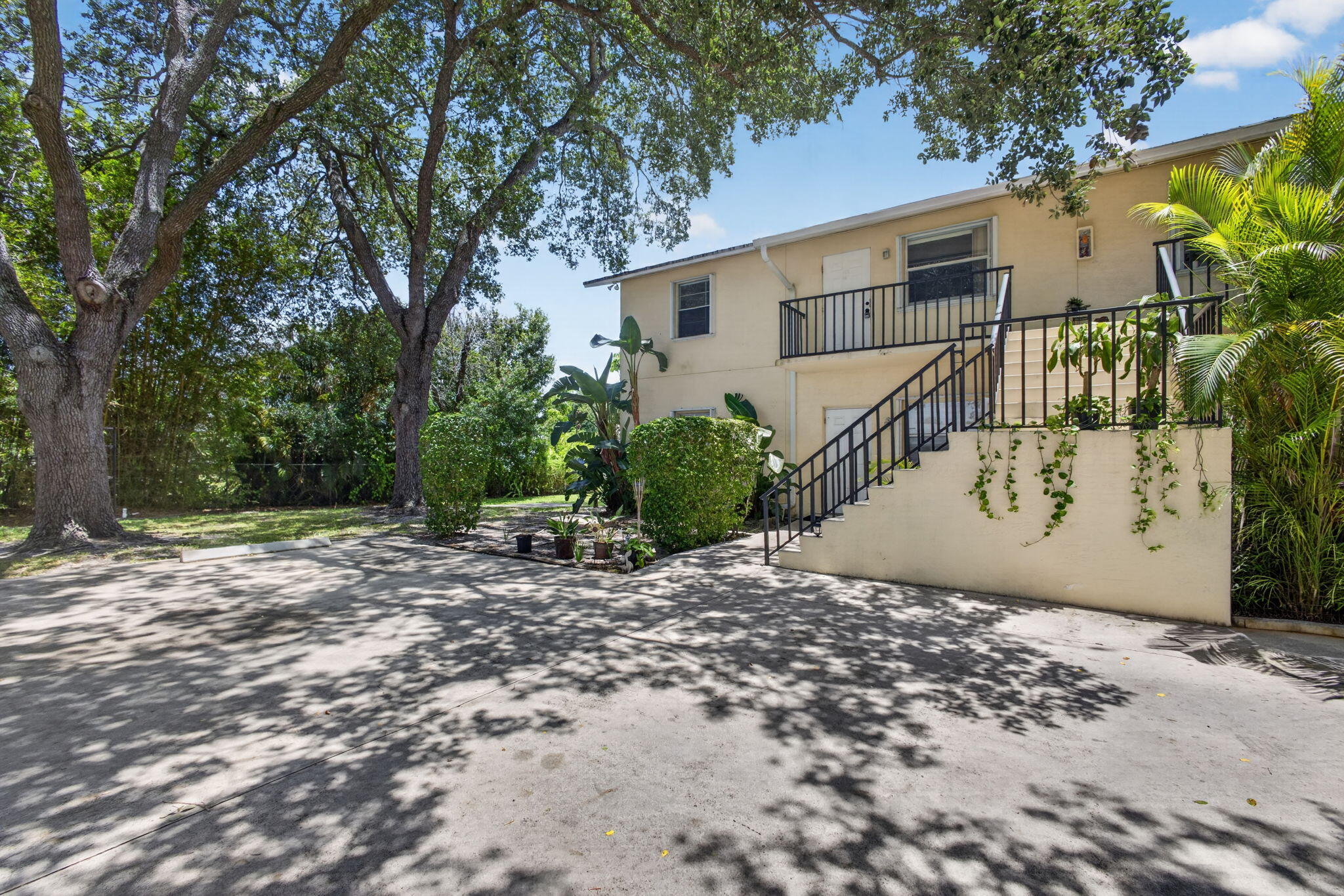 Palm City Gardens - Residential Lease