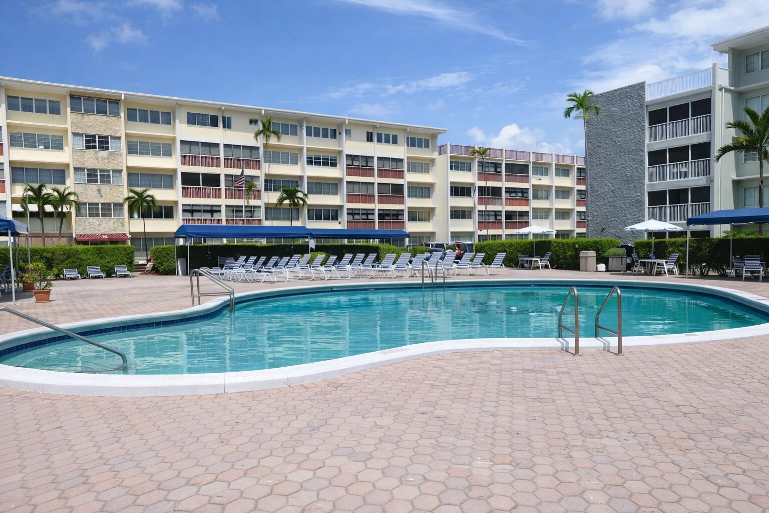 FIRST GULFSTREAM GARDEN - Residential