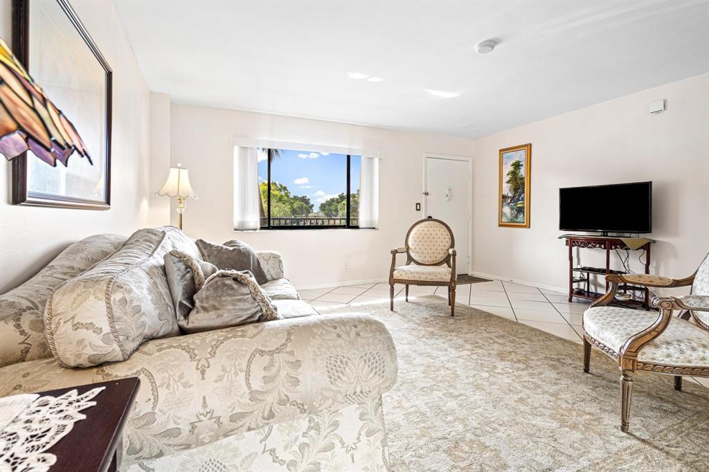 ASHMONT CONDOMINIUM E - Residential