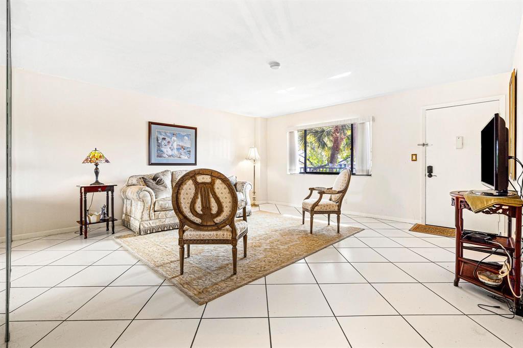 ASHMONT CONDOMINIUM E - Residential