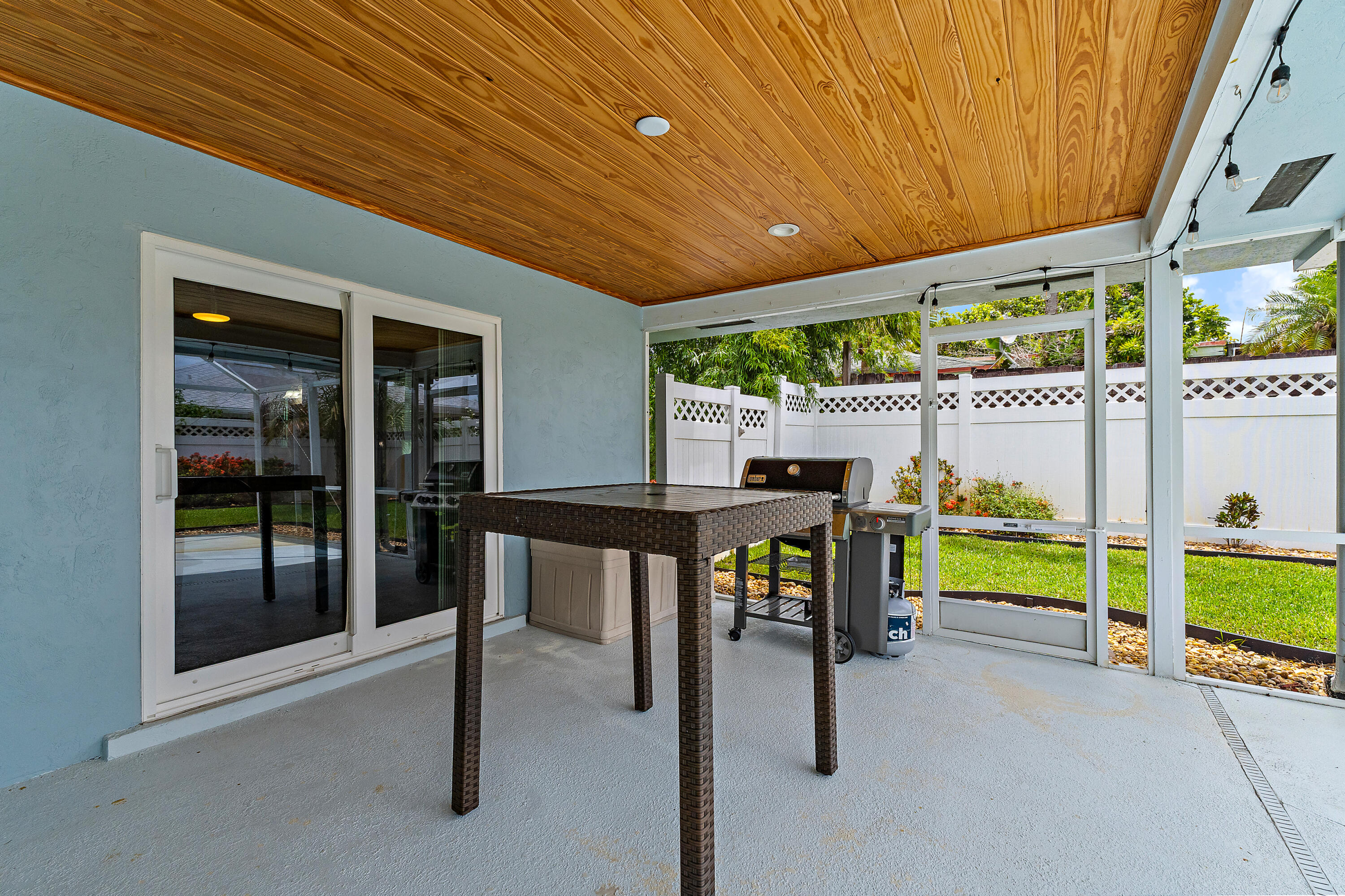 TEQUESTA PINES - Residential
