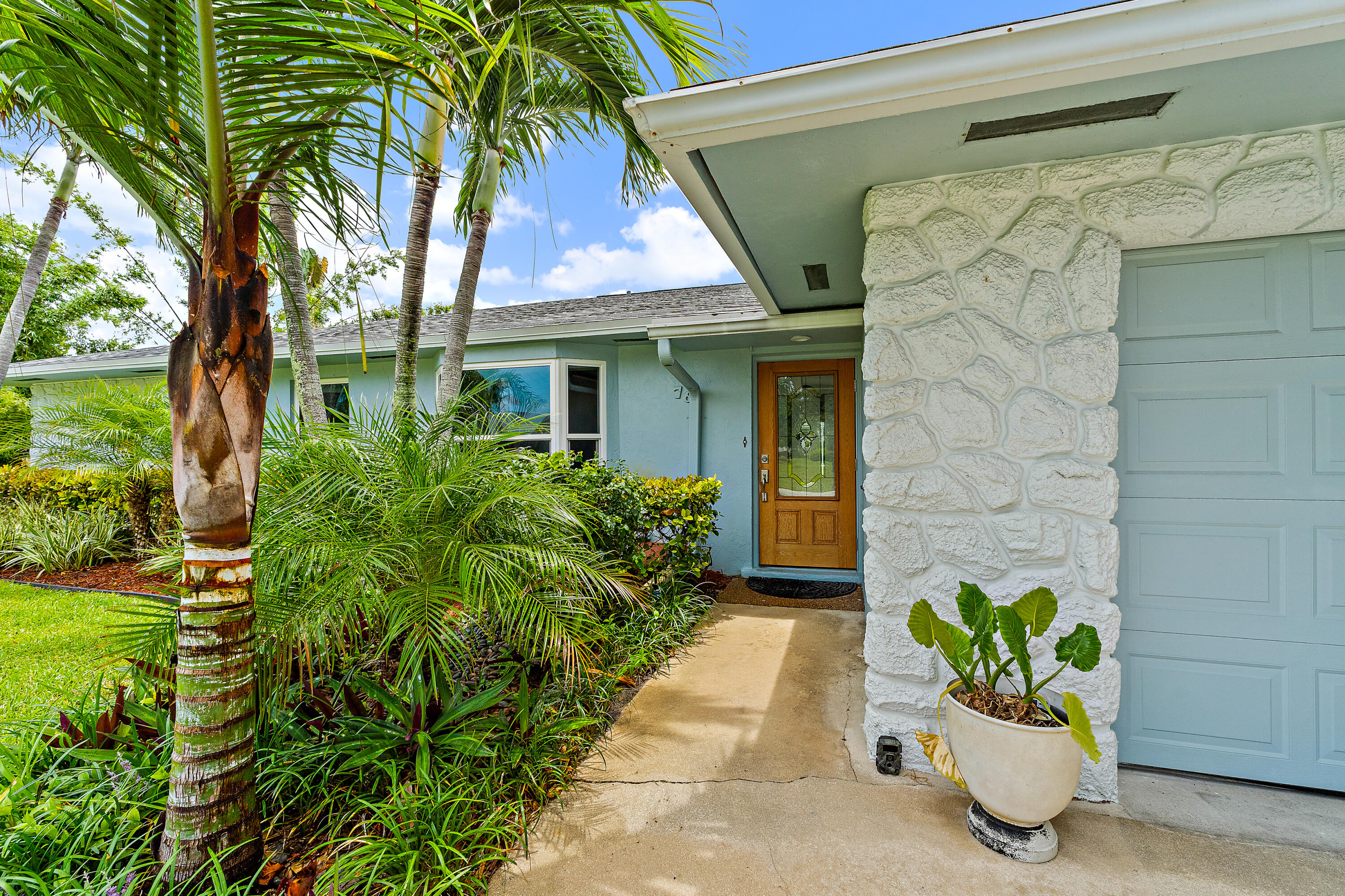 TEQUESTA PINES - Residential