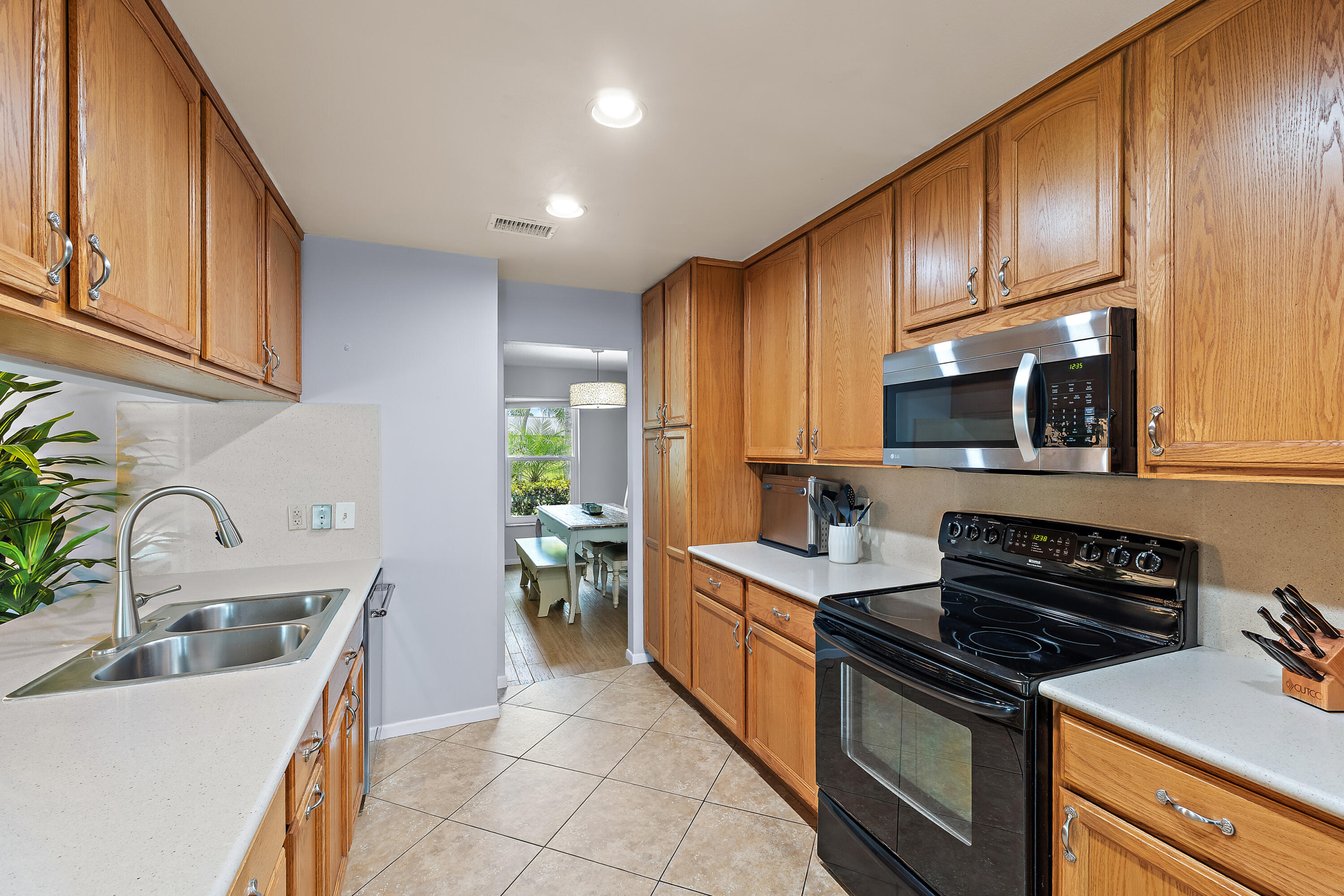 TEQUESTA PINES - Residential