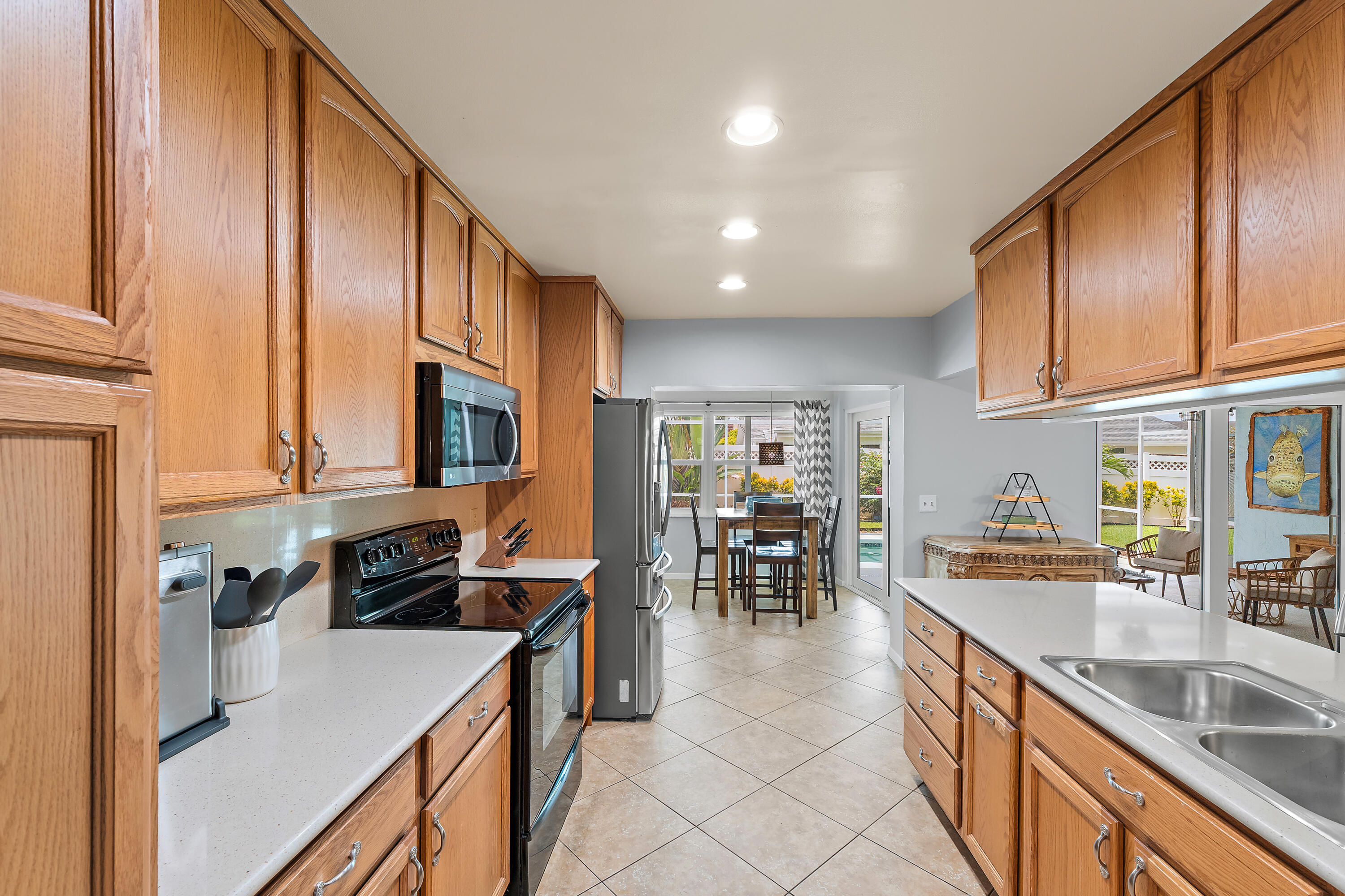 TEQUESTA PINES - Residential