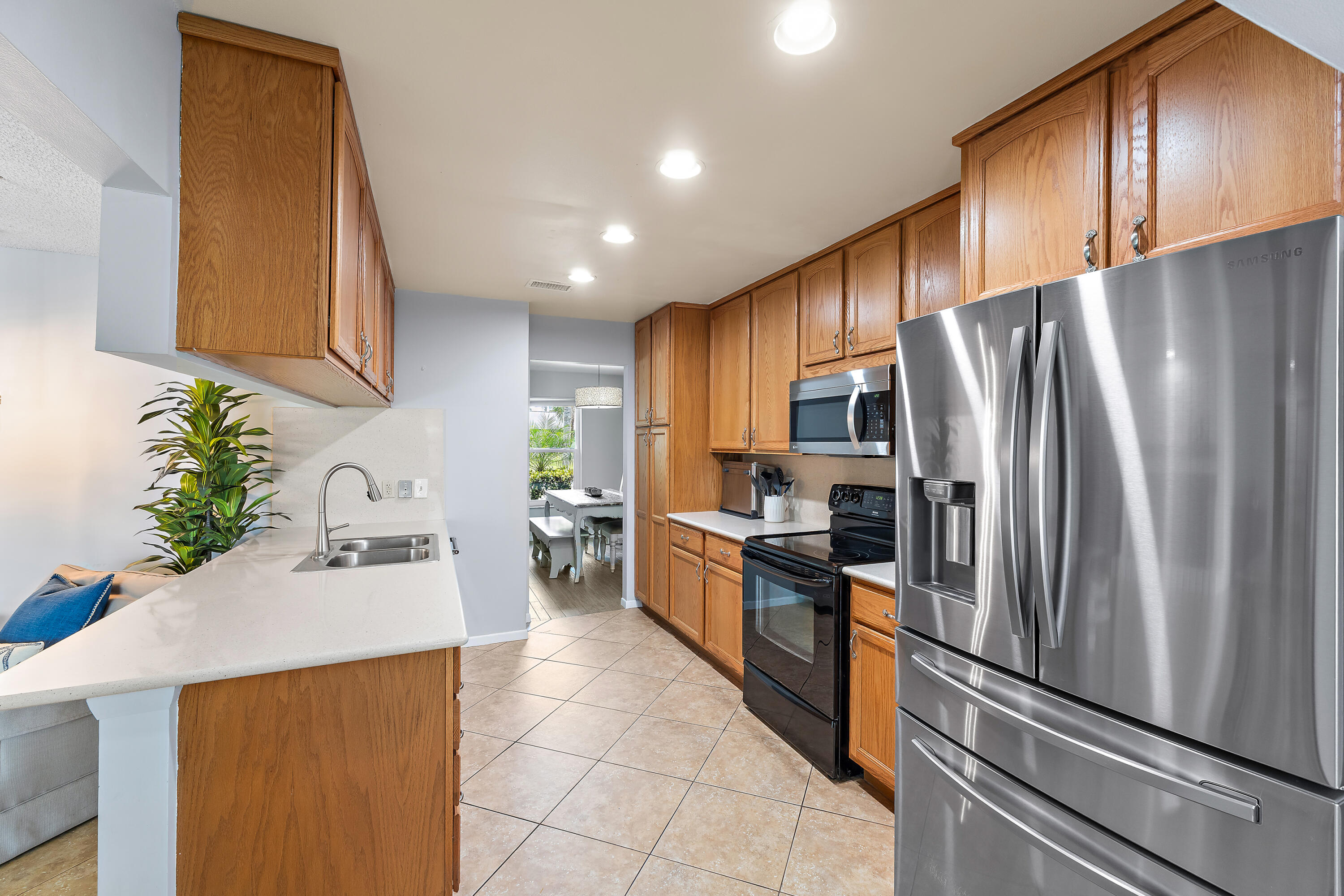 TEQUESTA PINES - Residential