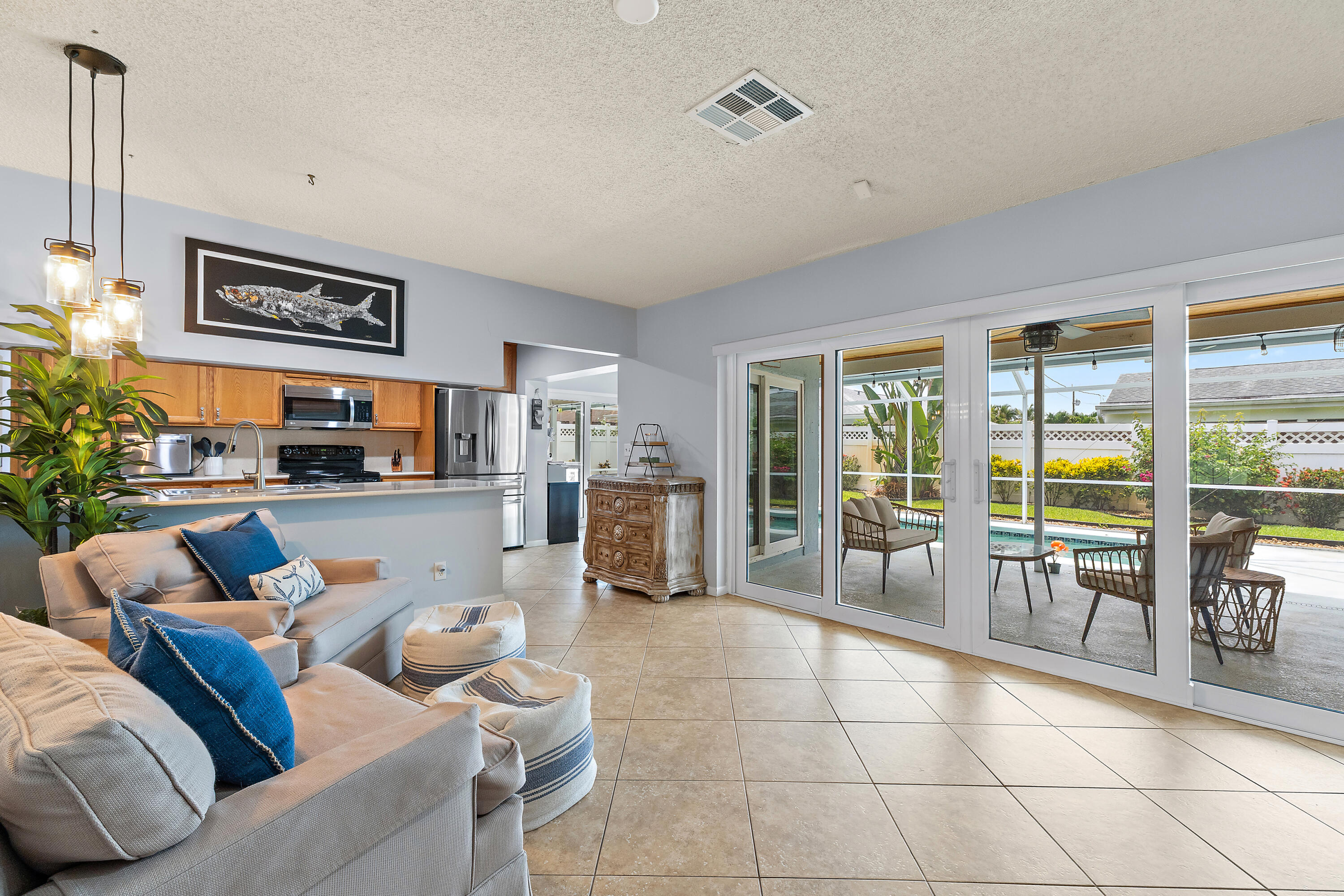 TEQUESTA PINES - Residential