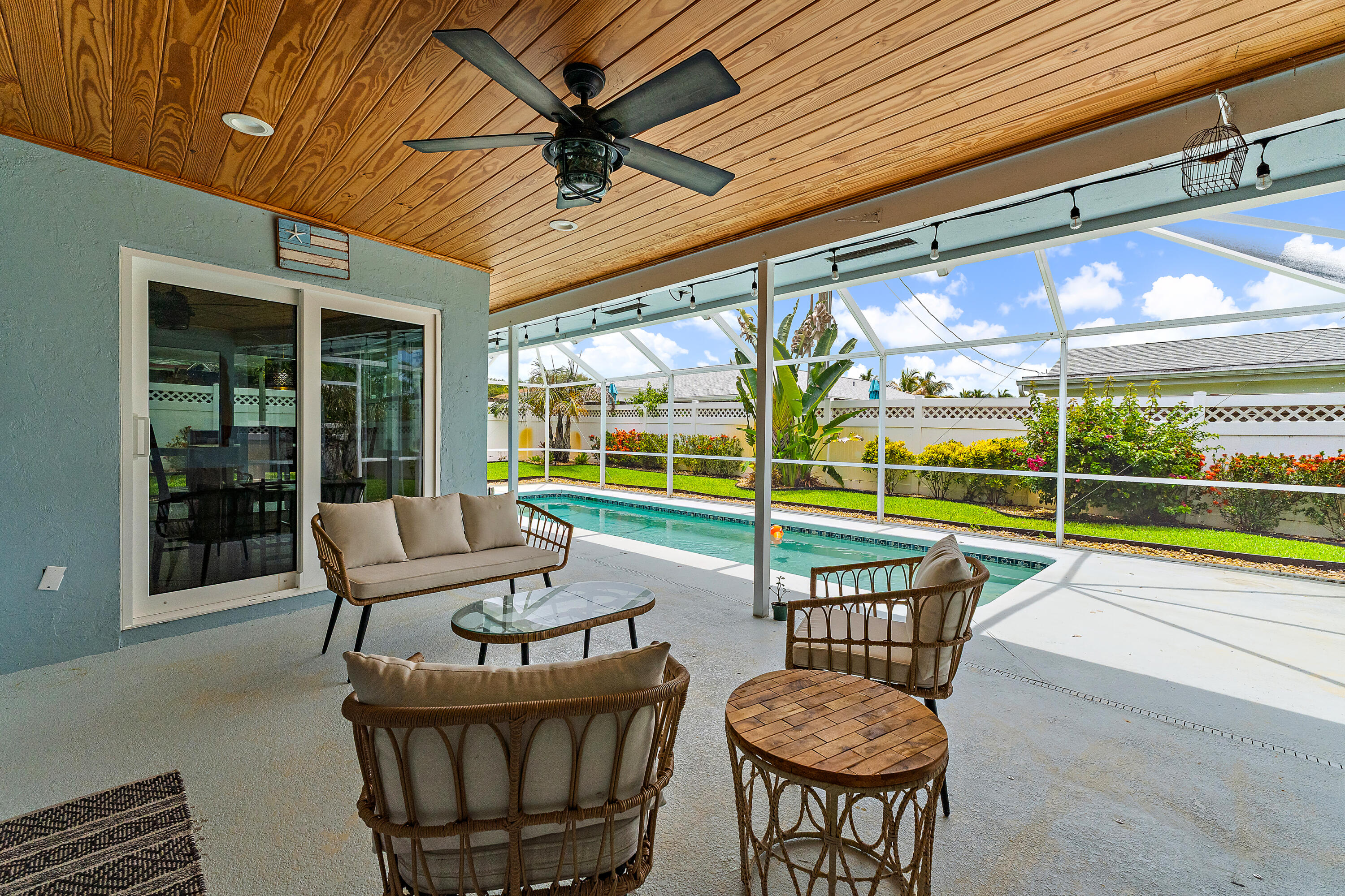 TEQUESTA PINES - Residential