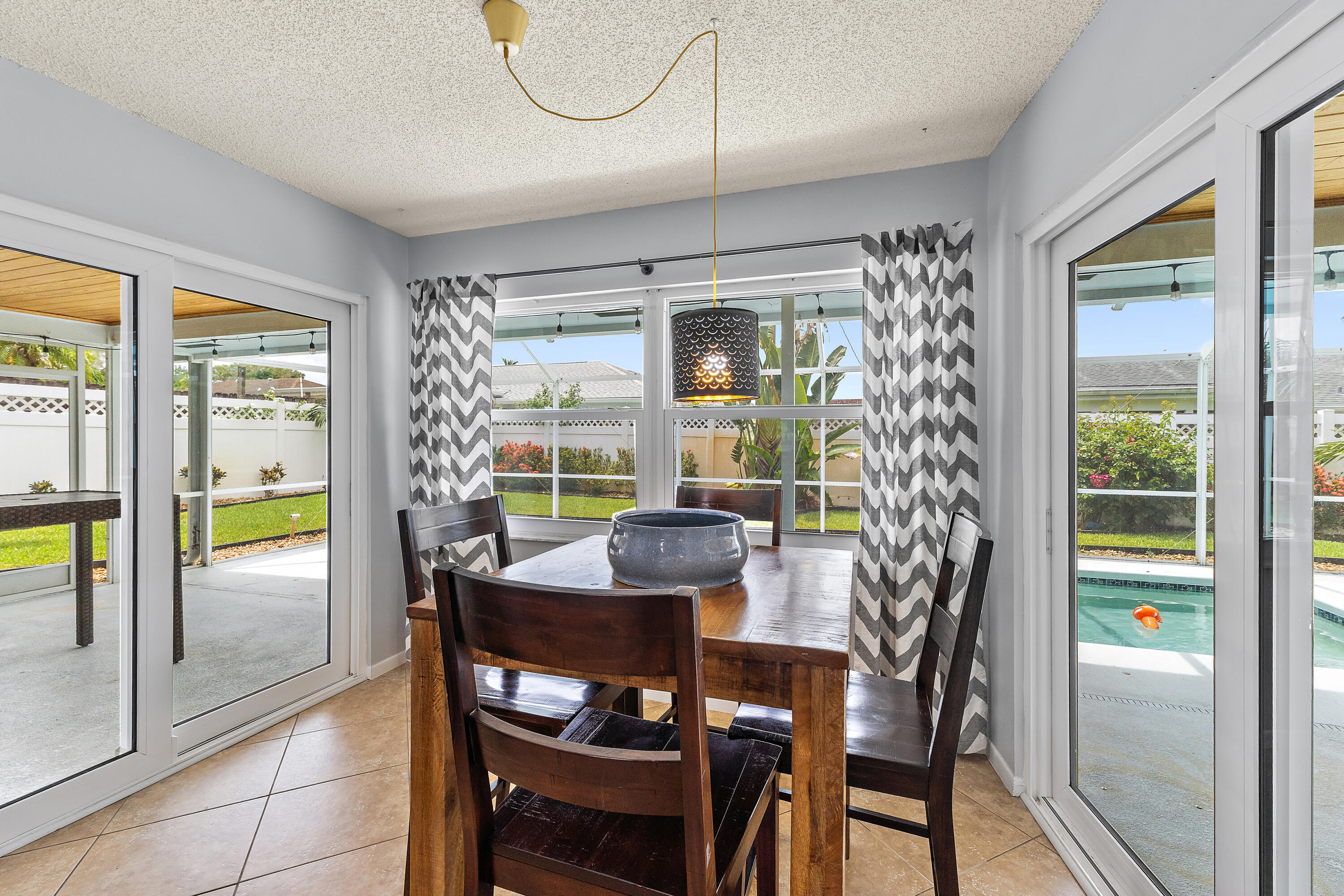 TEQUESTA PINES - Residential