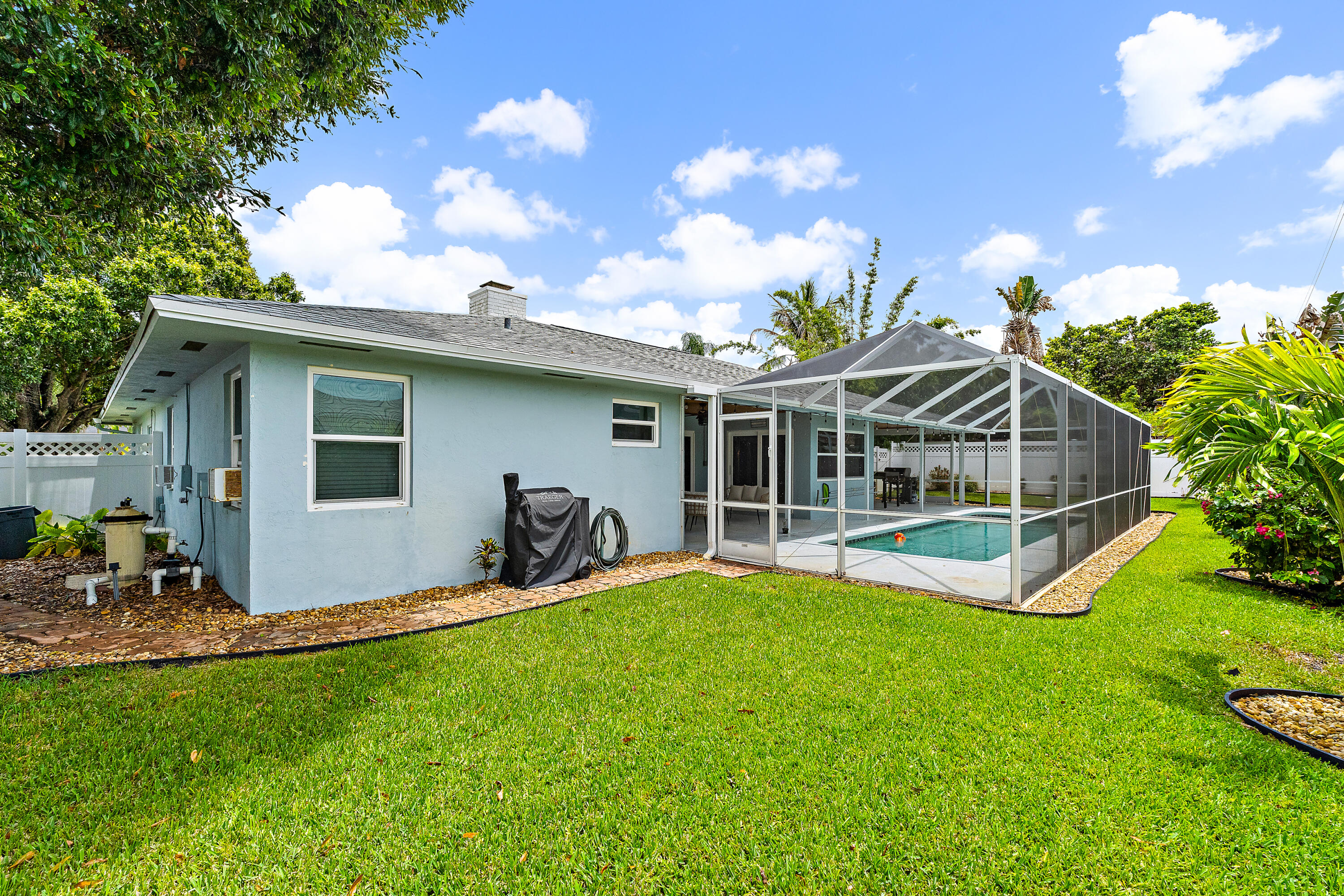 TEQUESTA PINES - Residential