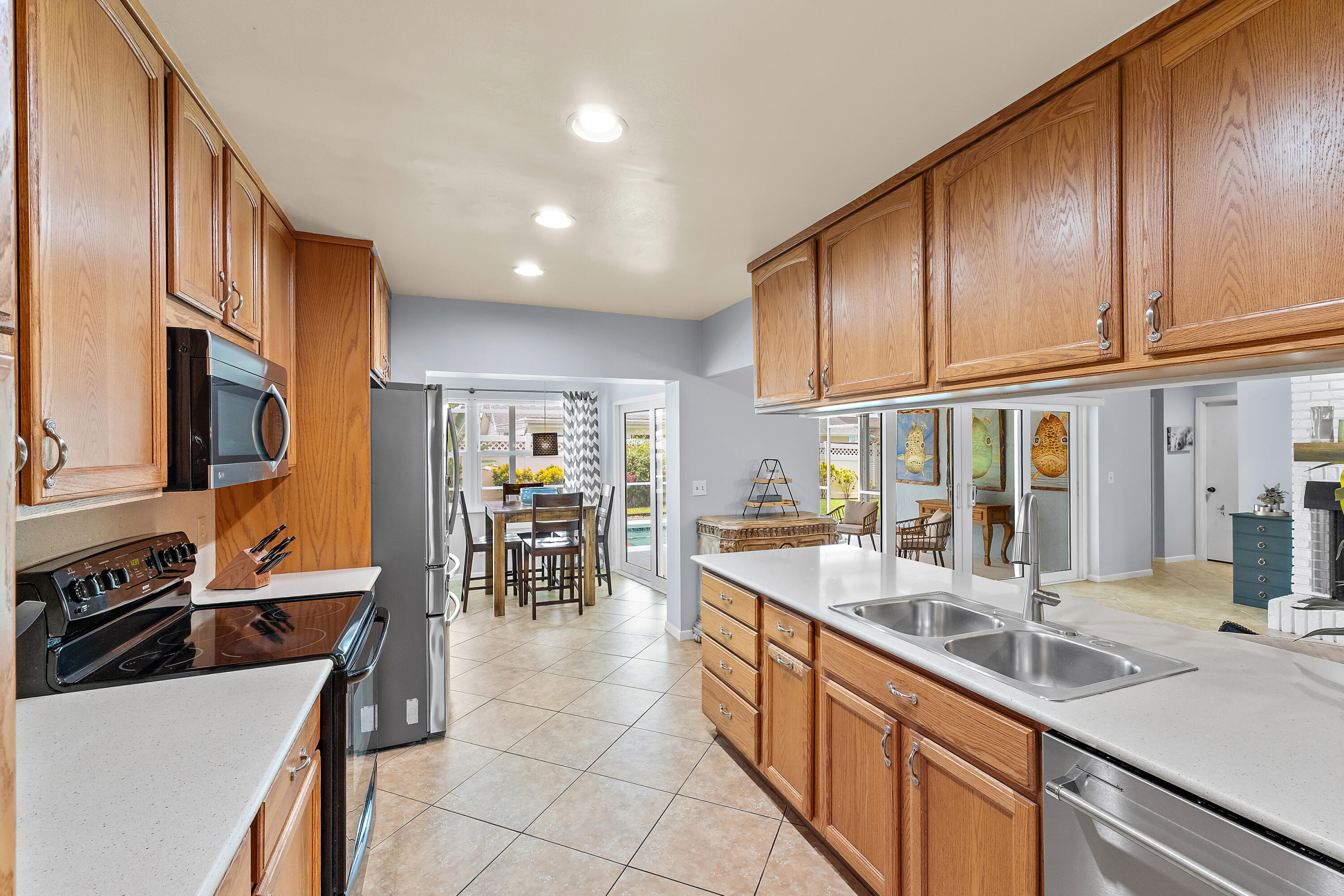 TEQUESTA PINES - Residential
