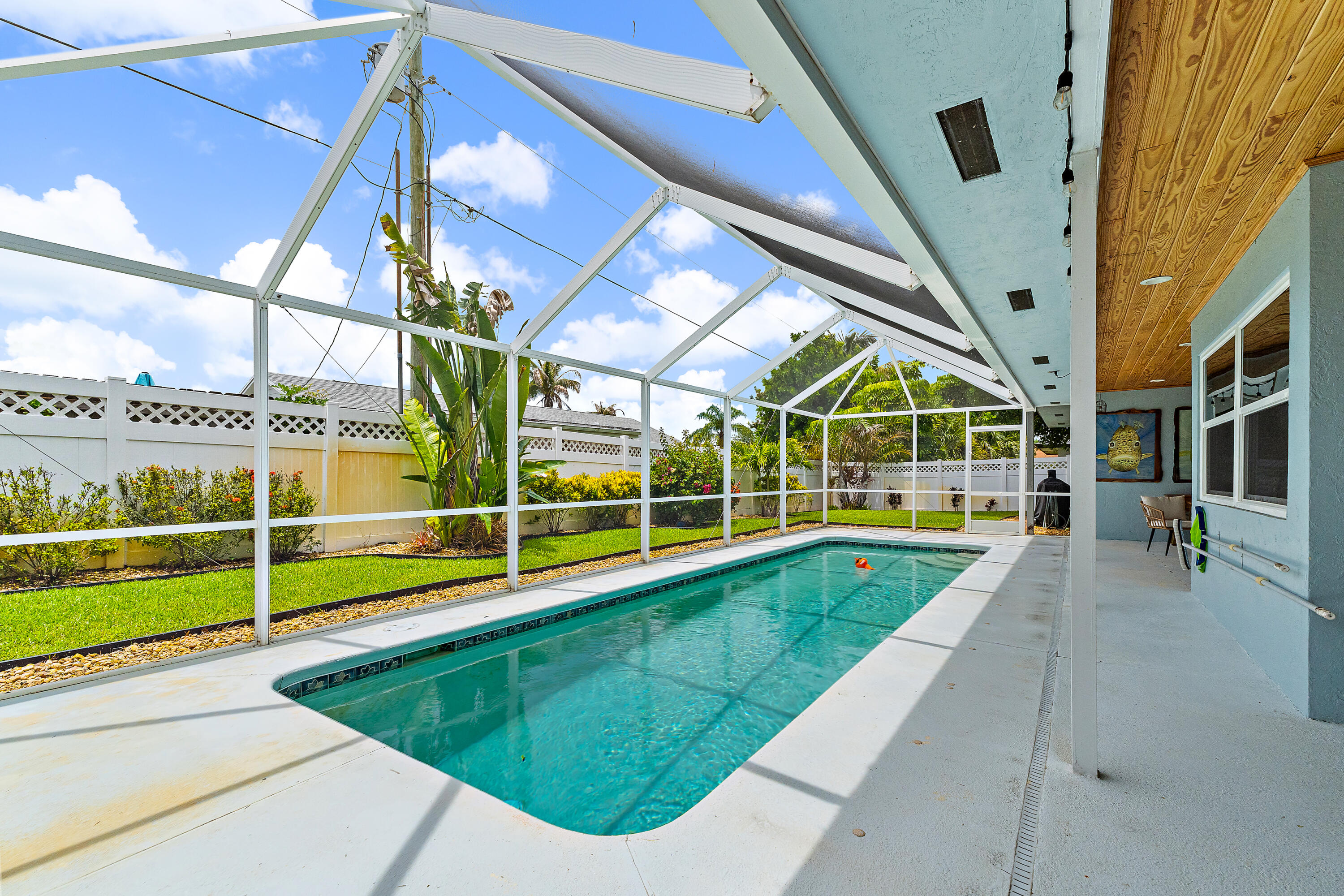 TEQUESTA PINES - Residential