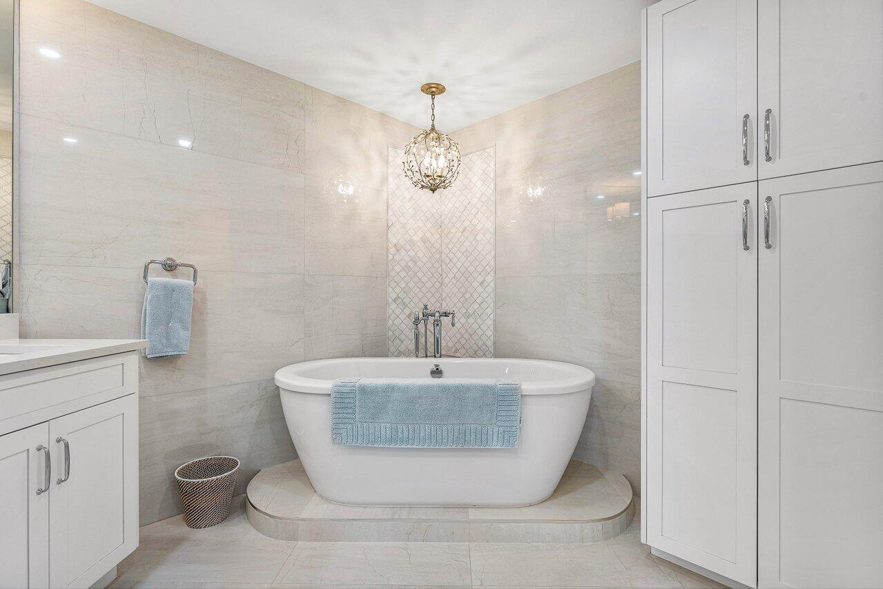 PALM BEACH HAMPTON CONDO - Residential