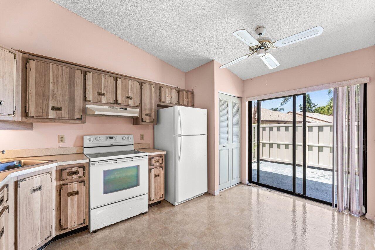 PALM CLUB VILLAGE I CONDO - Residential
