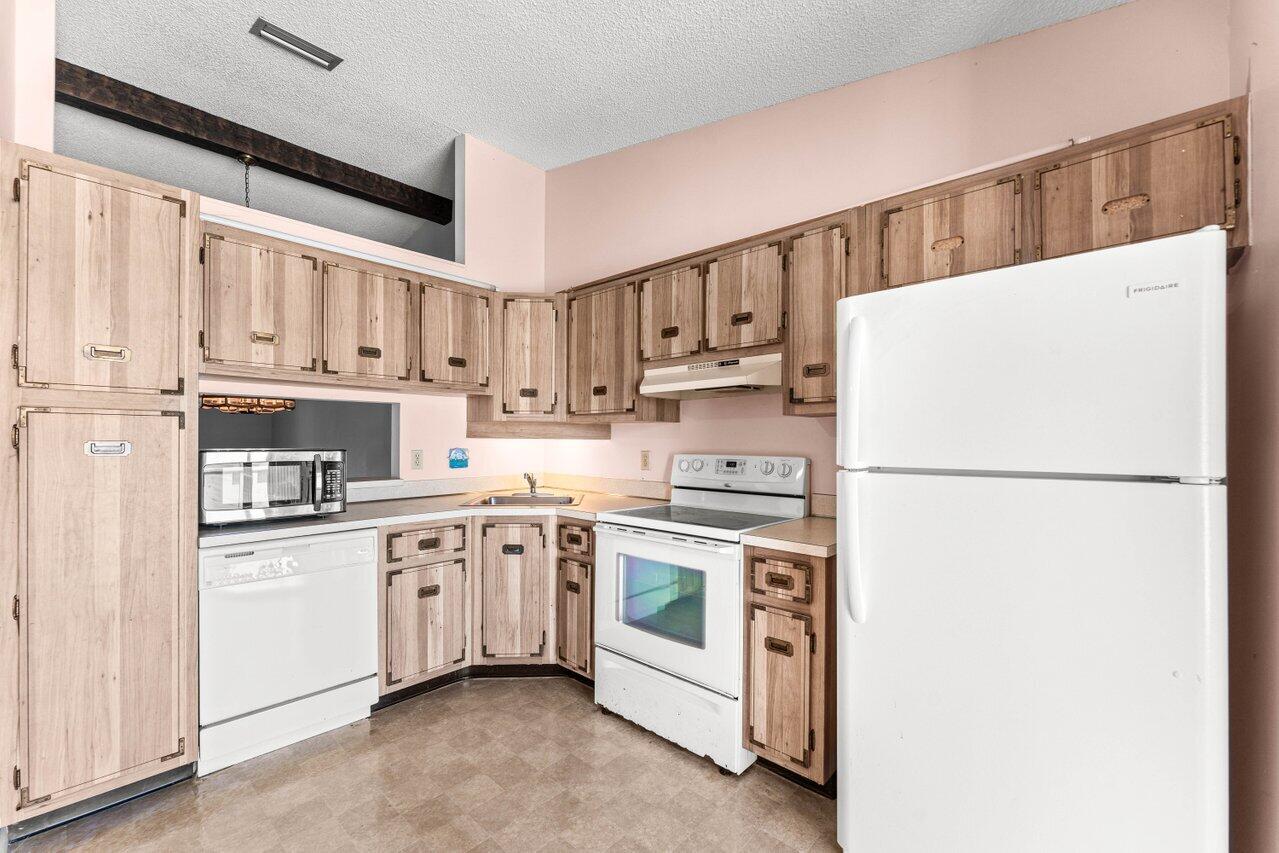 PALM CLUB VILLAGE I CONDO - Residential