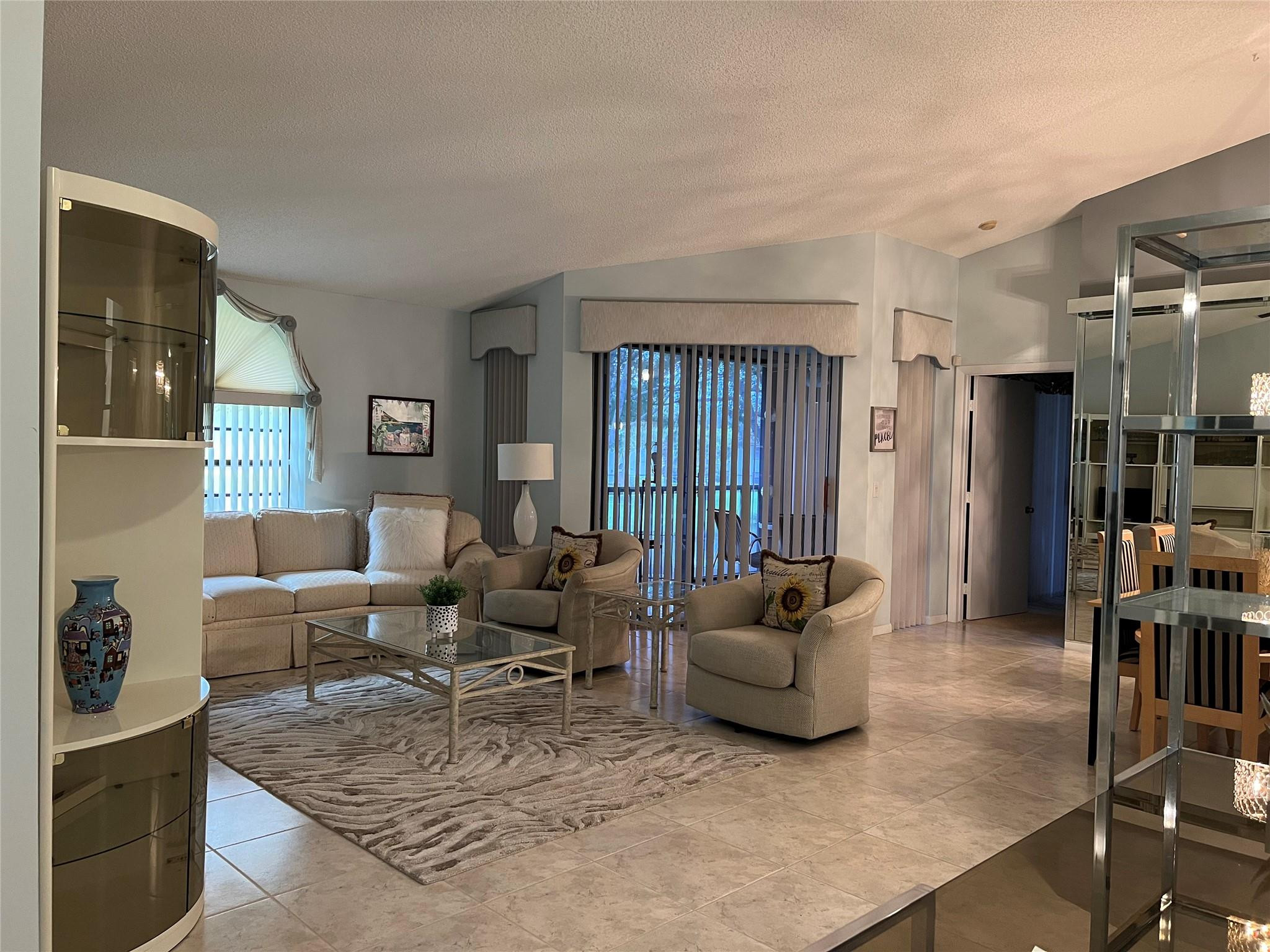 PLATINA / LUCENTE VILLAGE - Residential
