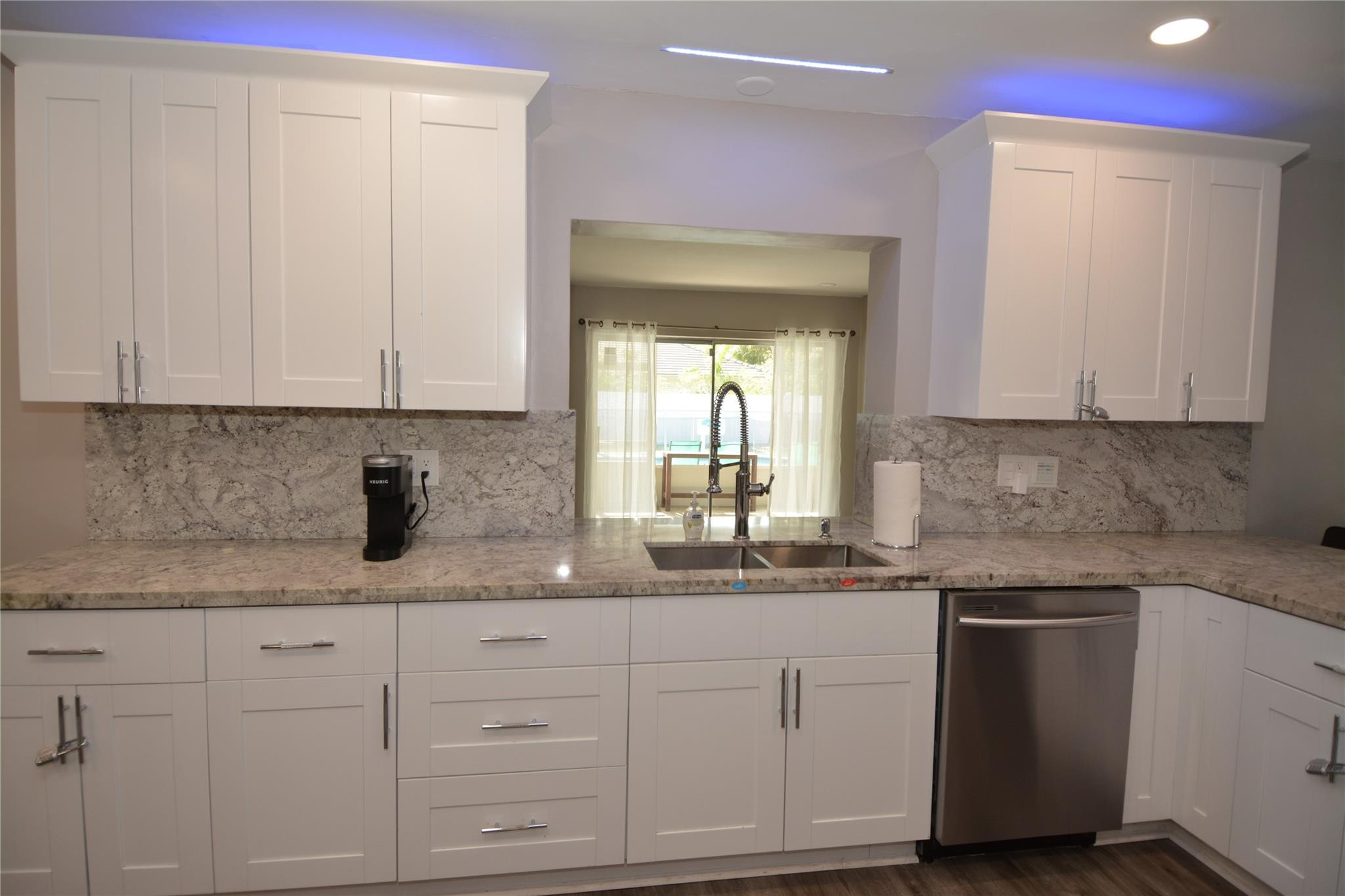 HOLLYWOOD HILLS NORTH SEC ONE - Residential Lease