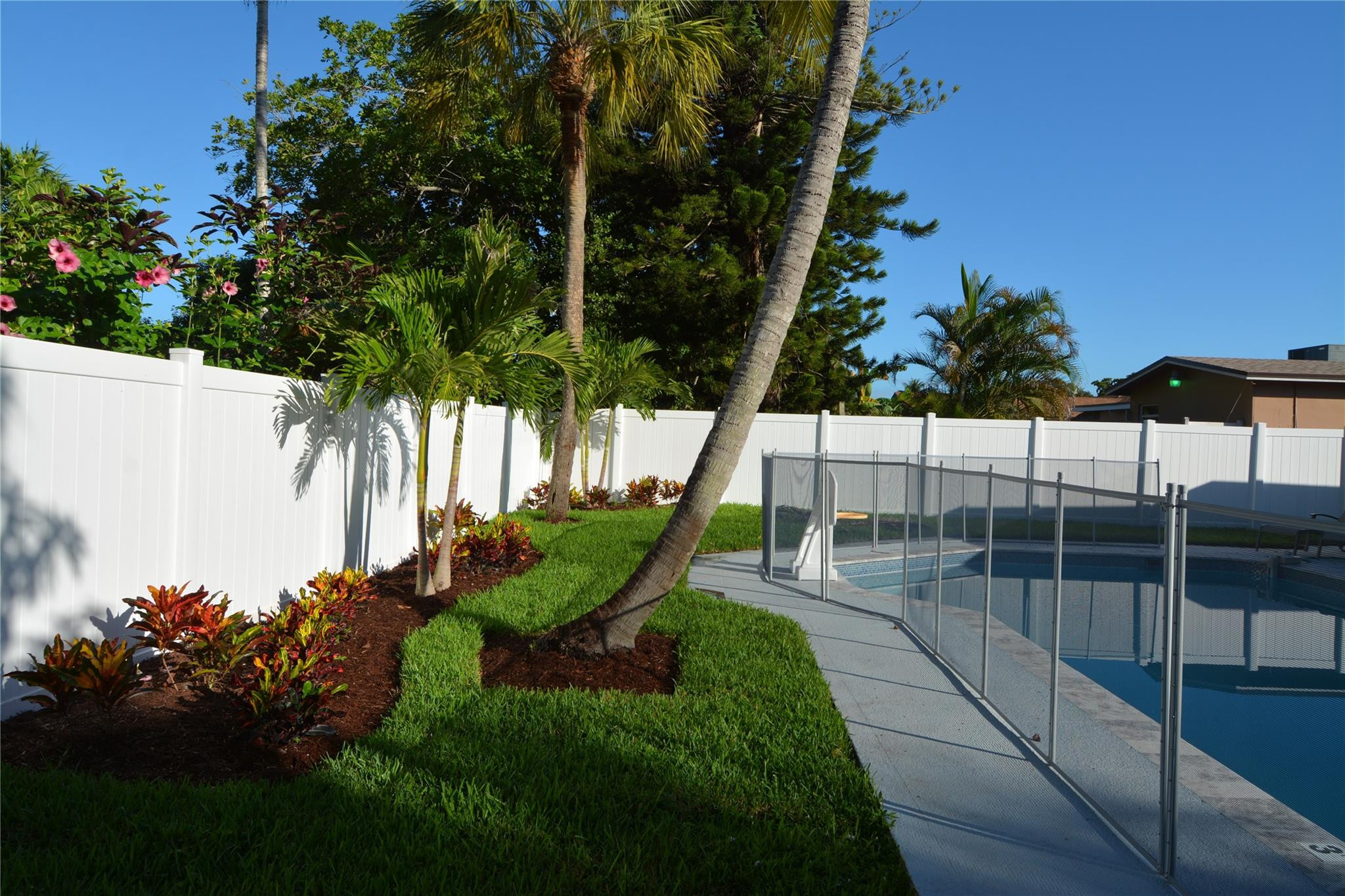 HOLLYWOOD HILLS NORTH SEC ONE - Residential Lease