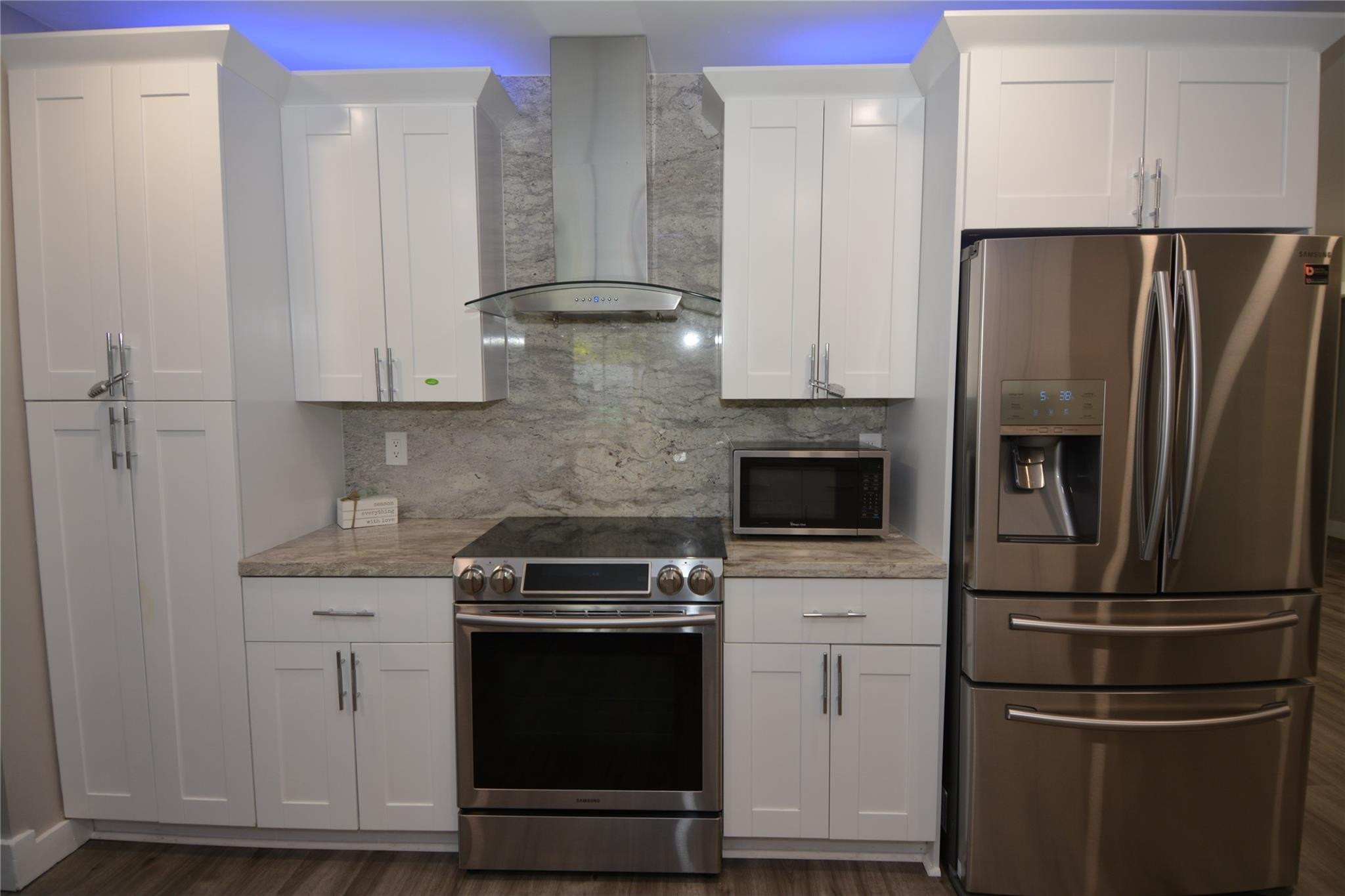 HOLLYWOOD HILLS NORTH SEC ONE - Residential Lease