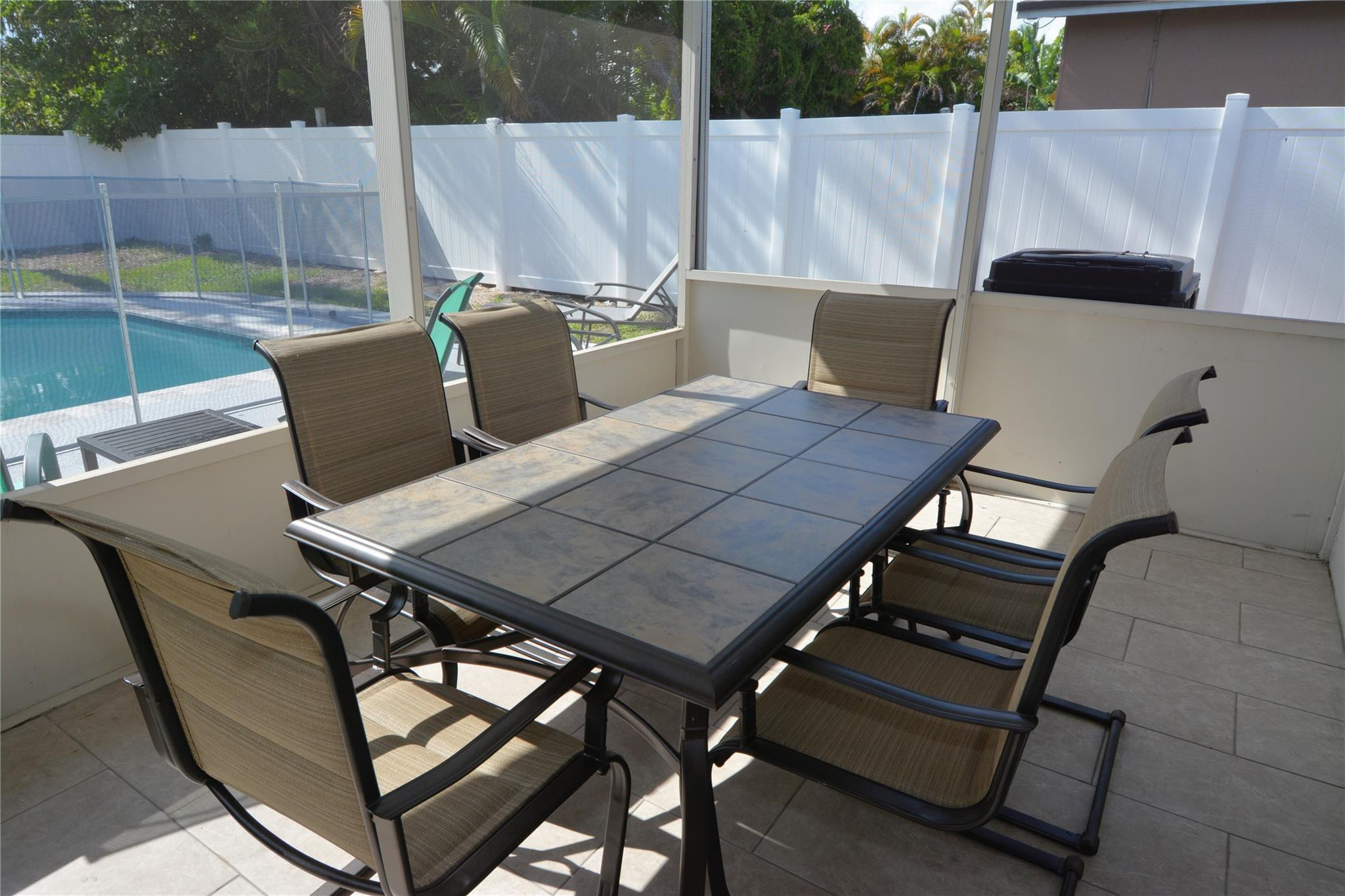 HOLLYWOOD HILLS NORTH SEC ONE - Residential Lease
