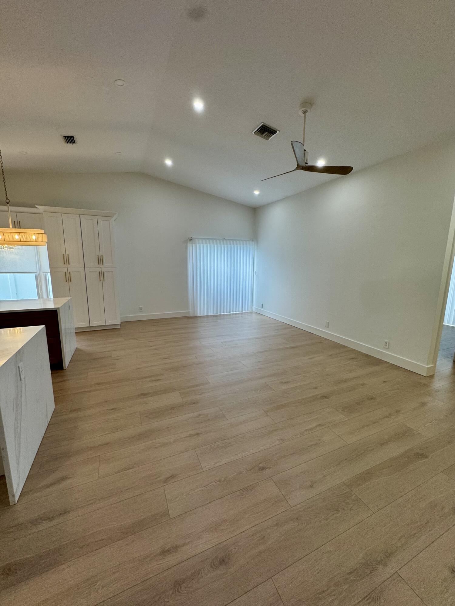 BOYNTON LAKES PL 6 - Residential Lease