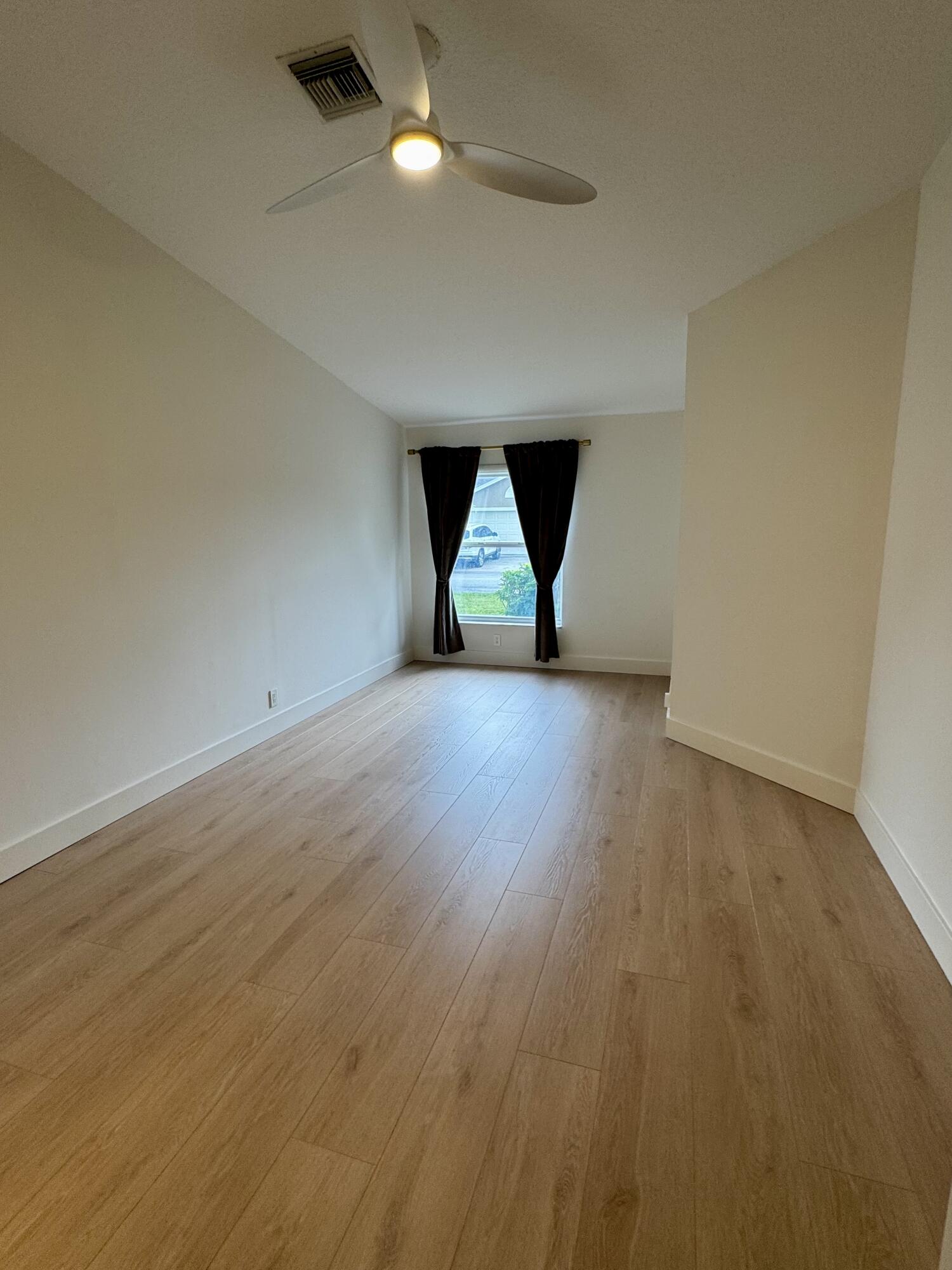 BOYNTON LAKES PL 6 - Residential Lease