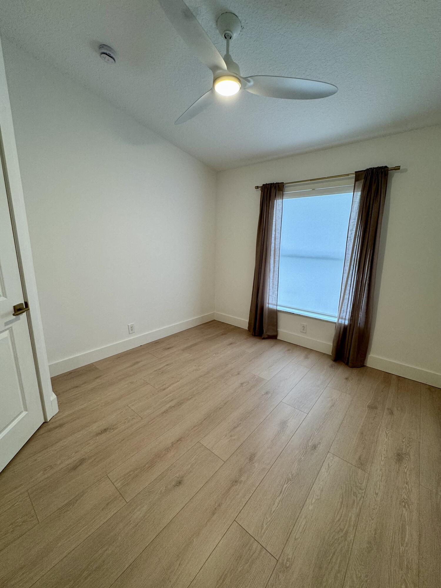 BOYNTON LAKES PL 6 - Residential Lease