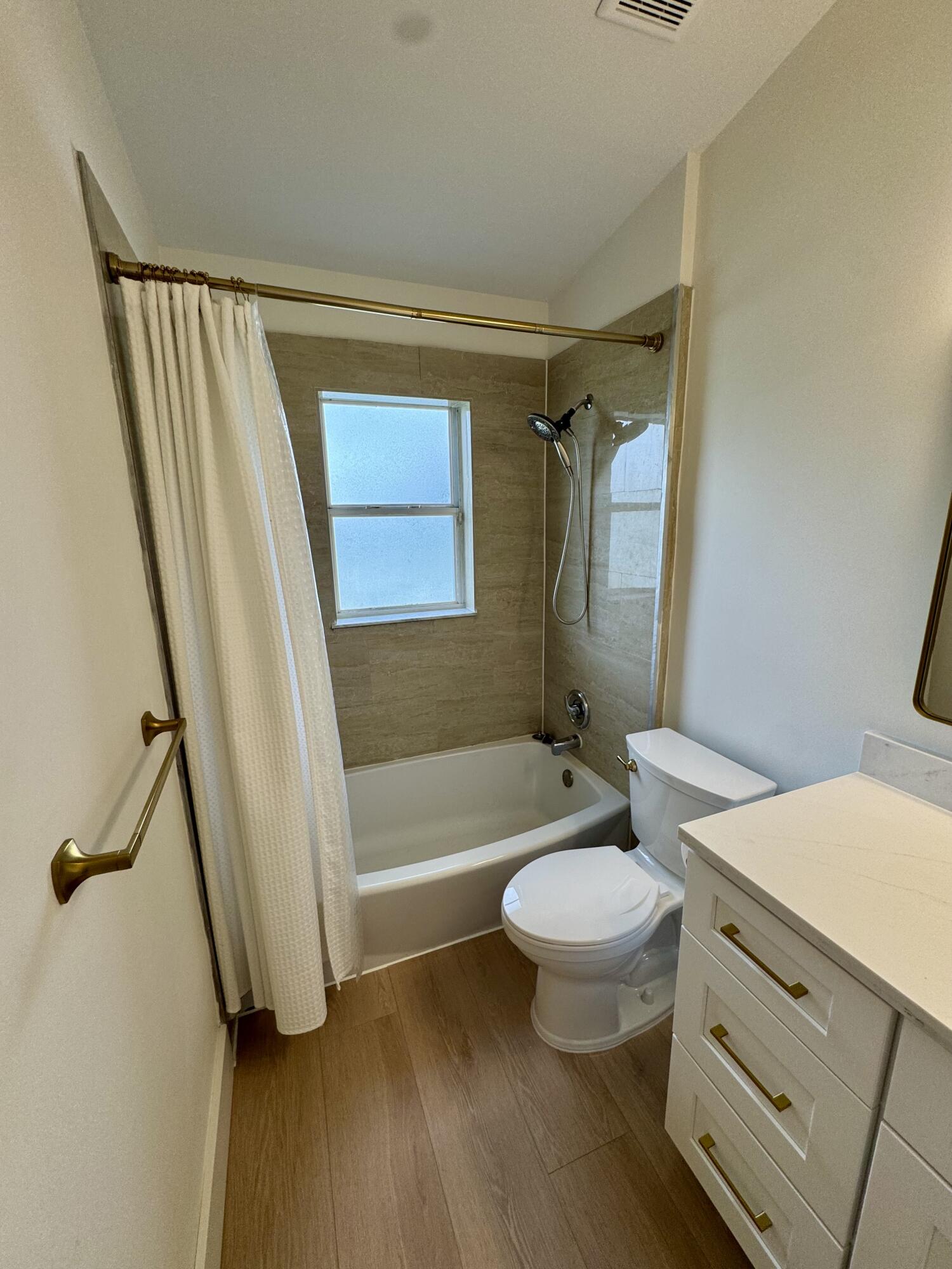 BOYNTON LAKES PL 6 - Residential Lease