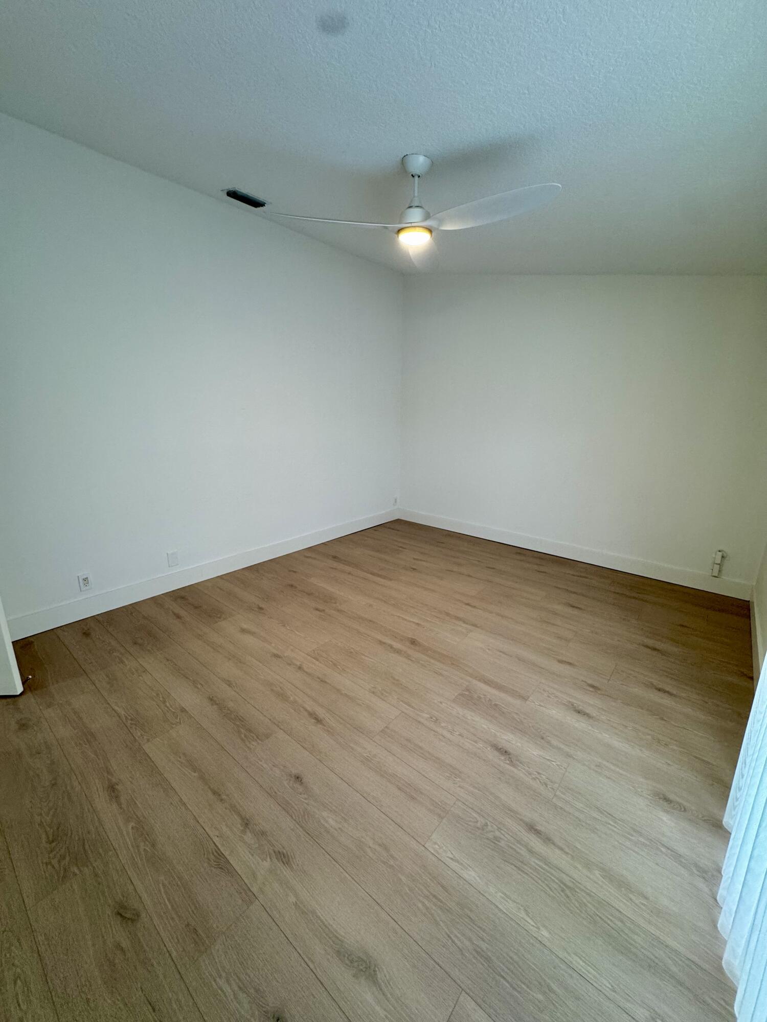 BOYNTON LAKES PL 6 - Residential Lease