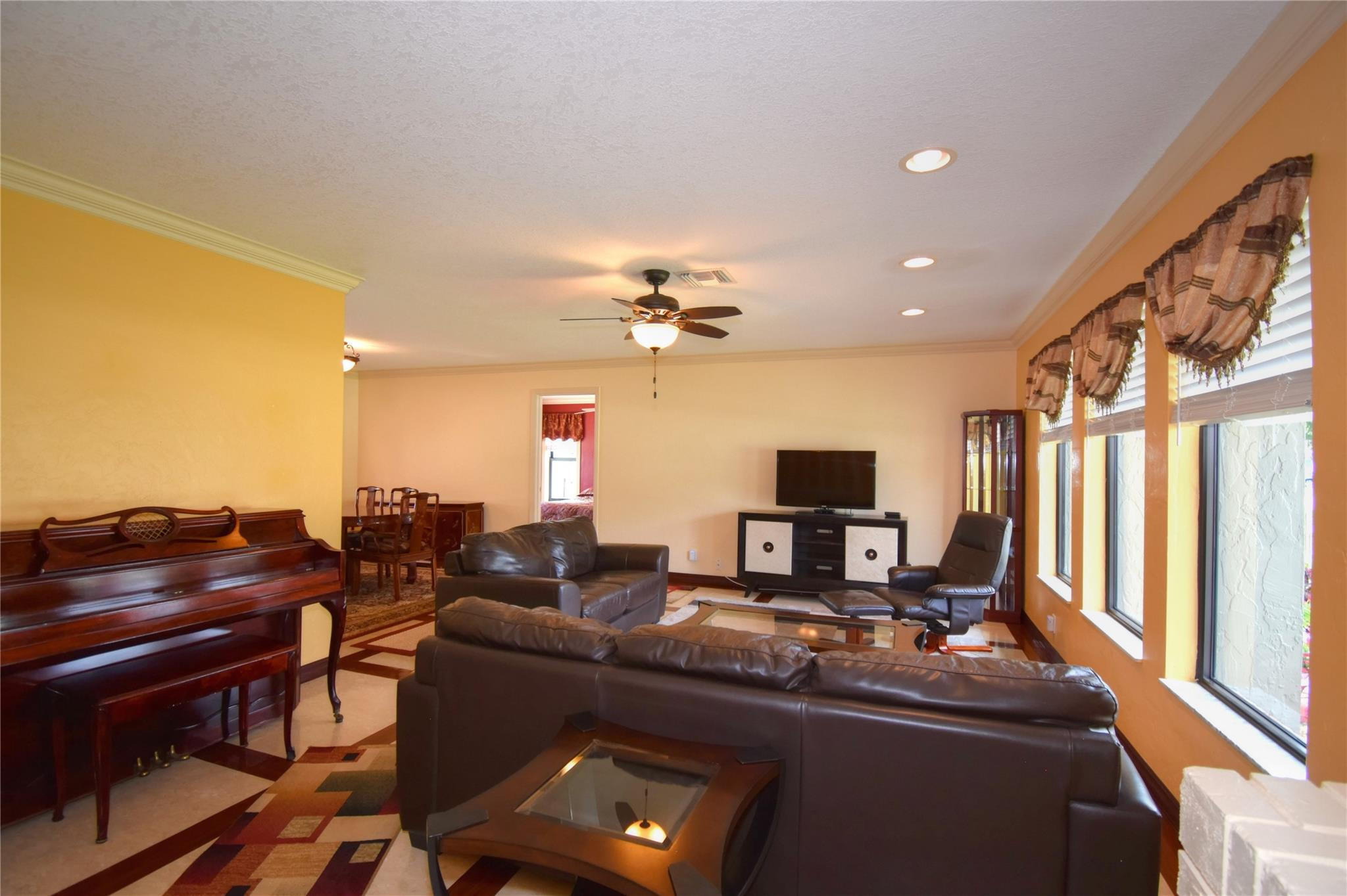 ROYAL PALM LAKE ESTATES - Residential
